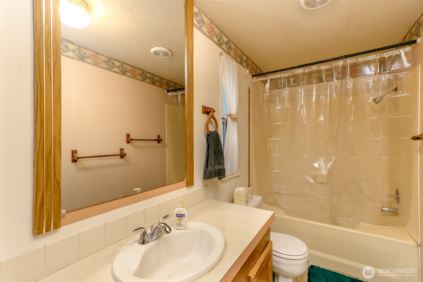 1831 NE Blacksmith Drive , Belfair, WA 98528