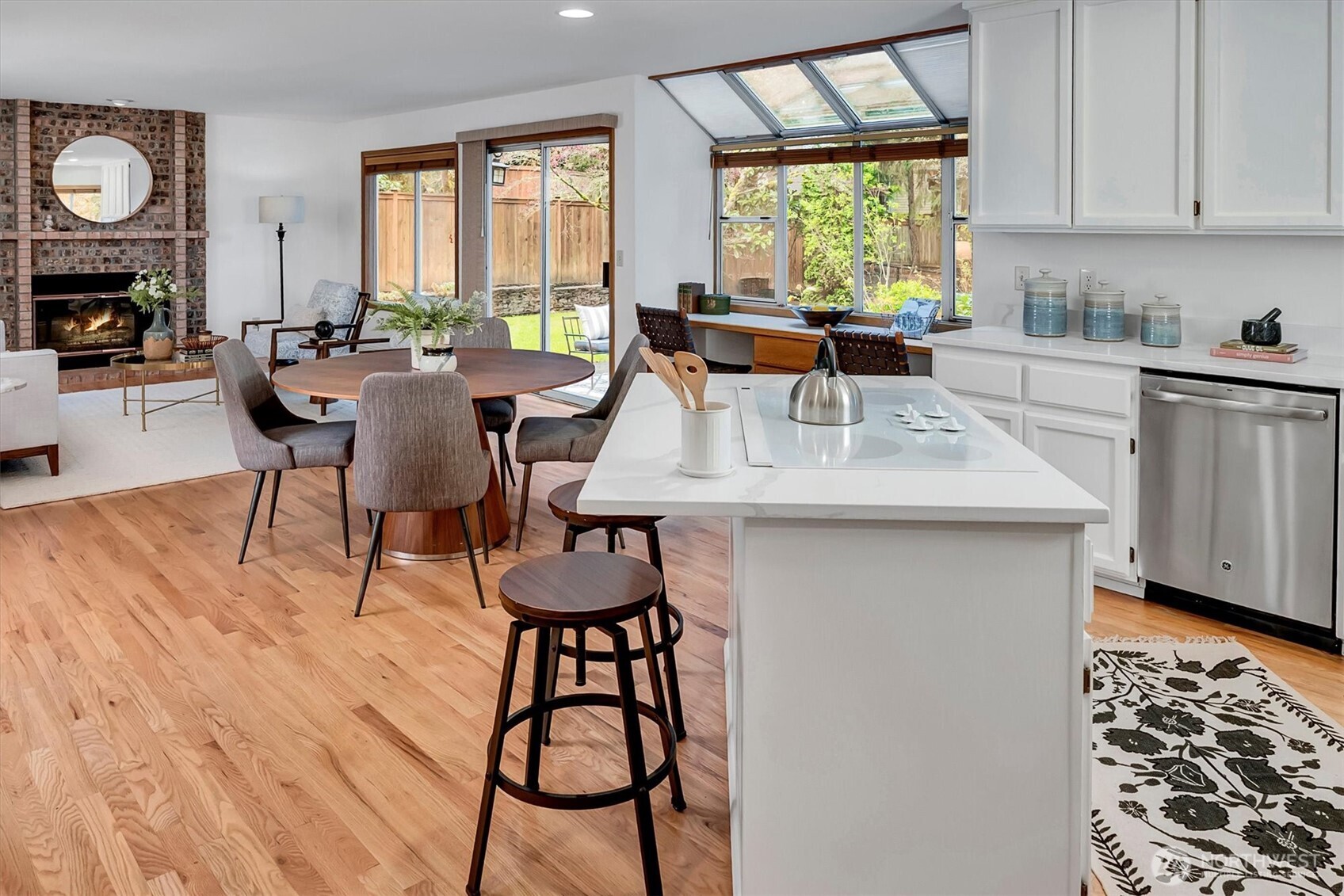 3911 240th Place SE, Sammamish, WA 98029