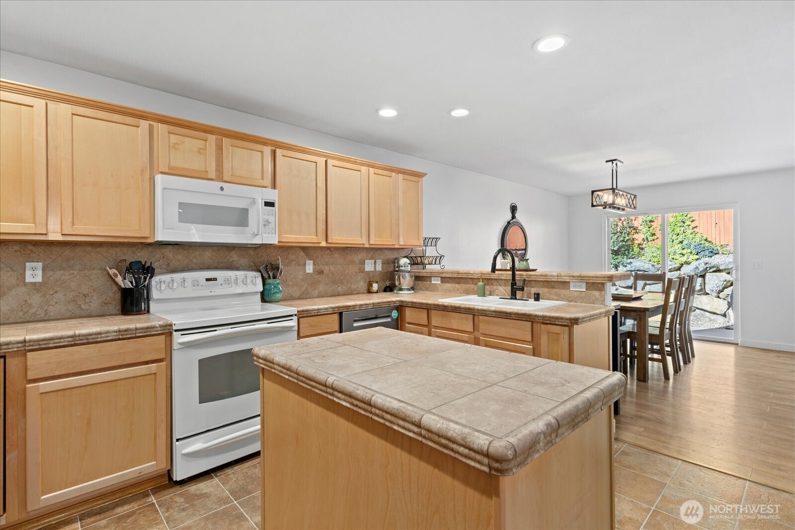 27708 Ridge Way , Stanwood, WA 98292
