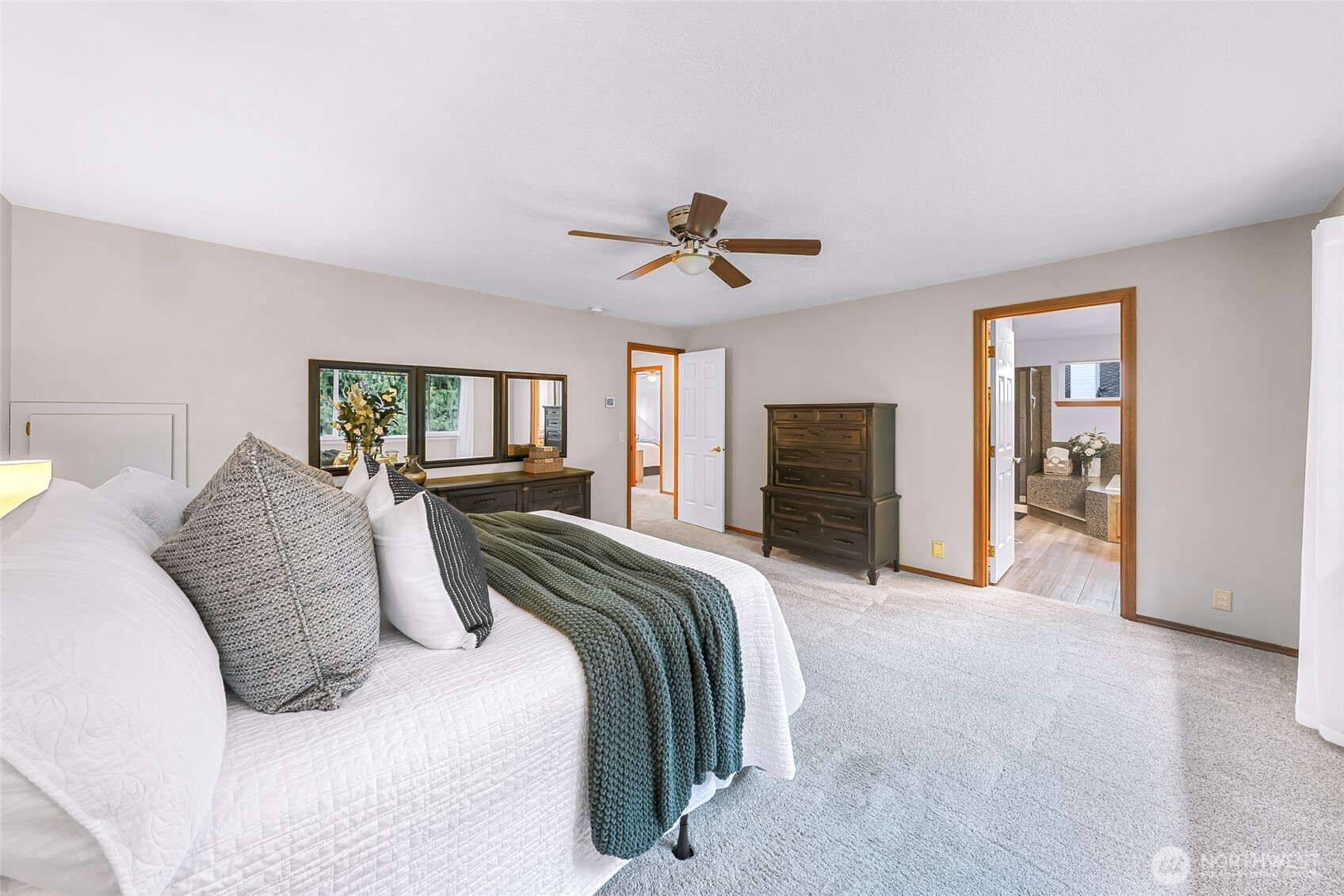 4221 Montgomery Place , Mount Vernon, WA 98274-8702