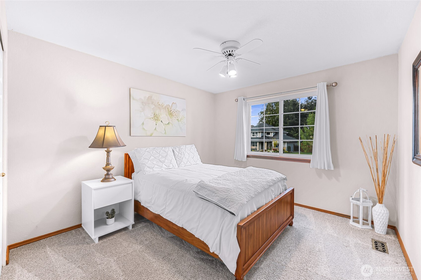 4221 Montgomery Place , Mount Vernon, WA 98274-8702