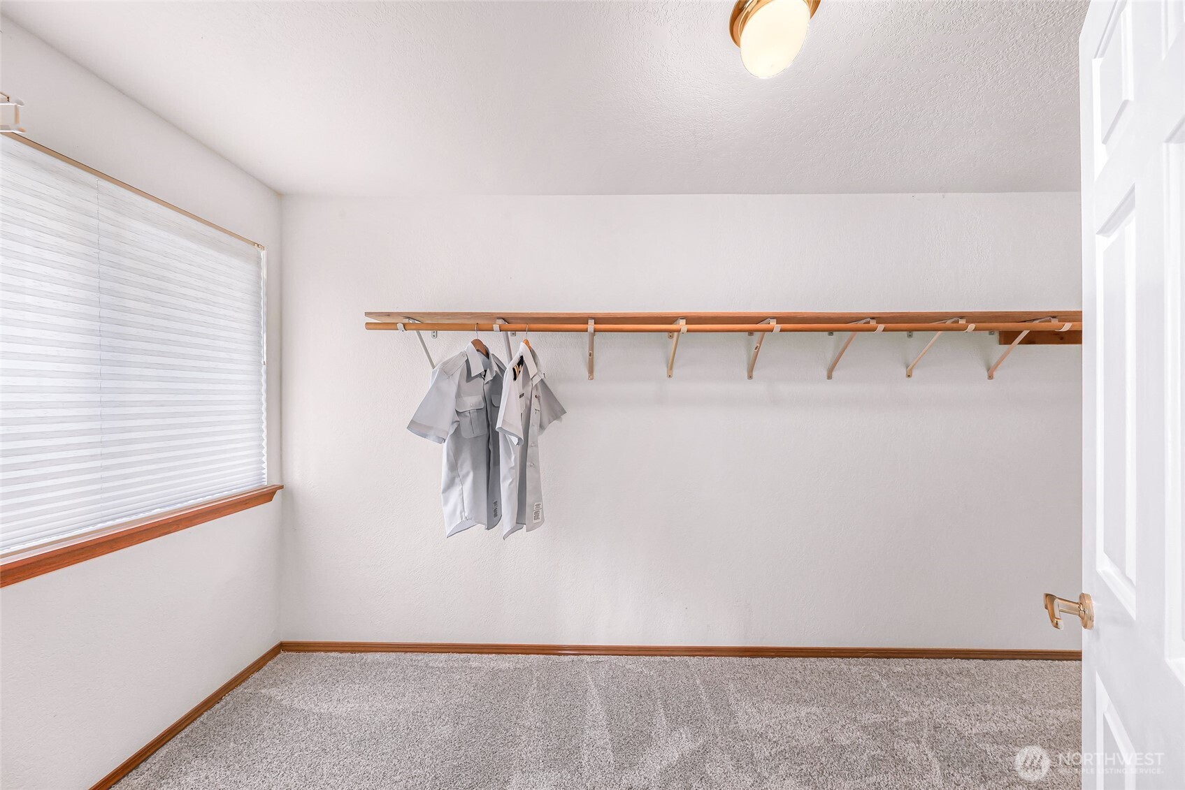 4221 Montgomery Place , Mount Vernon, WA 98274-8702