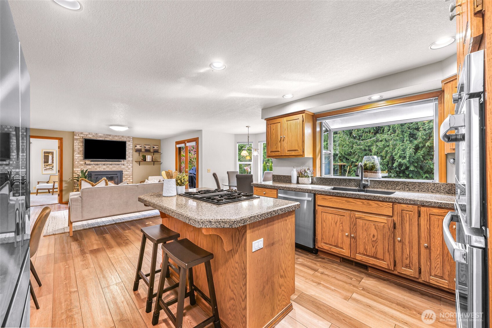 4221 Montgomery Place , Mount Vernon, WA 98274-8702