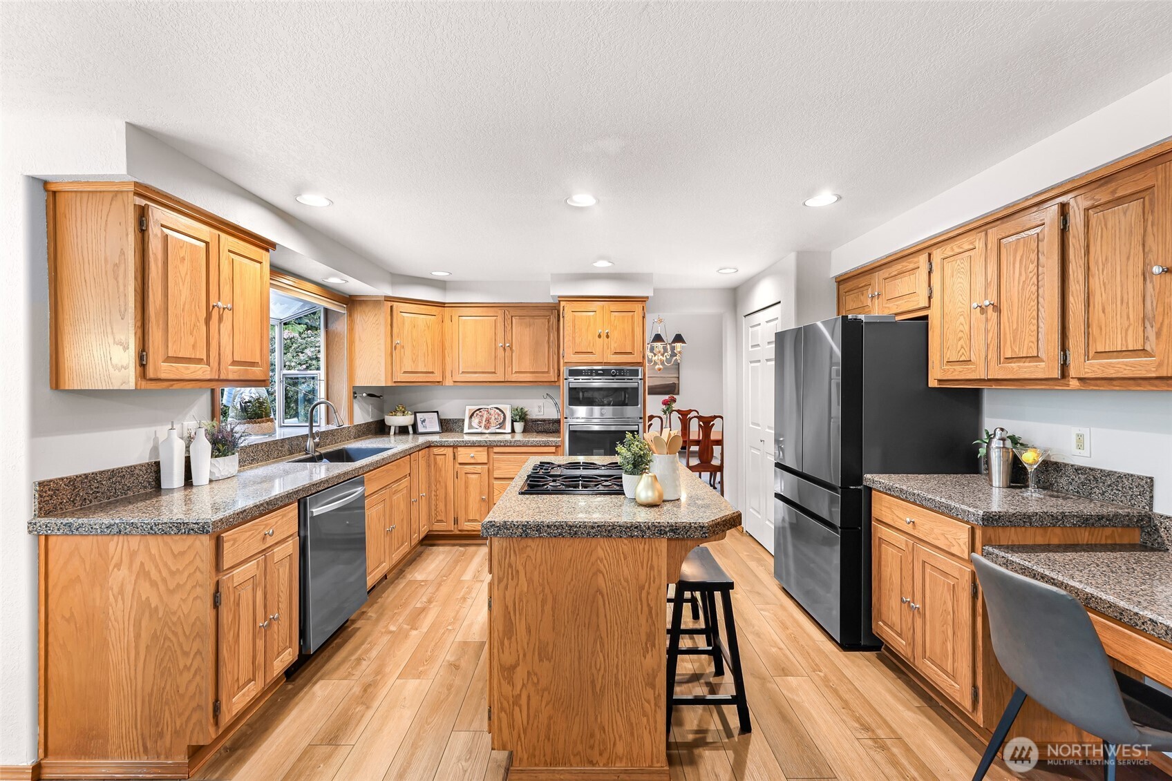 4221 Montgomery Place , Mount Vernon, WA 98274-8702