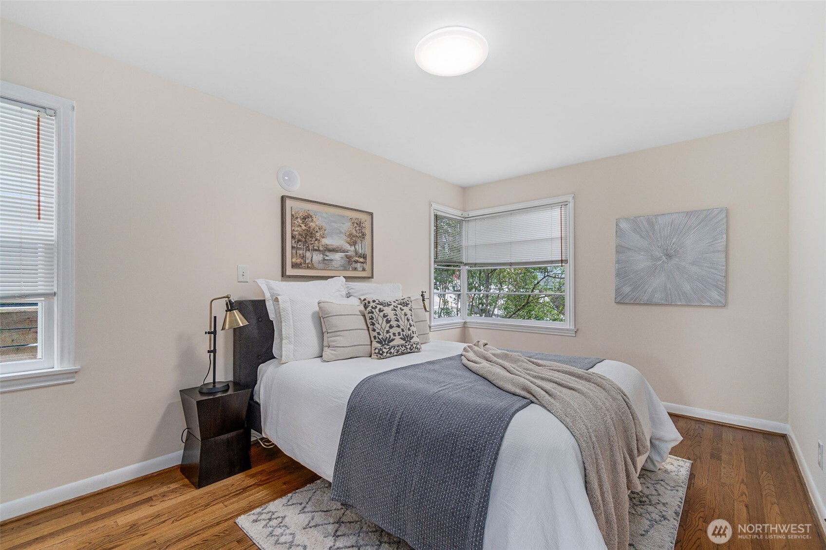 555 Galer Street , Seattle, WA 98109