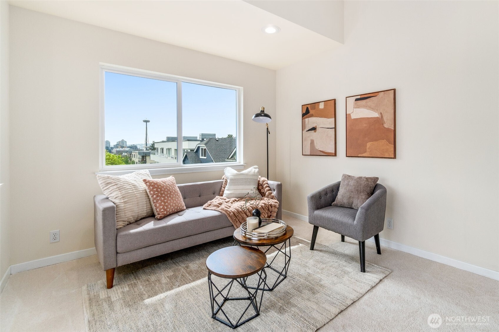 555 Galer Street , Seattle, WA 98109