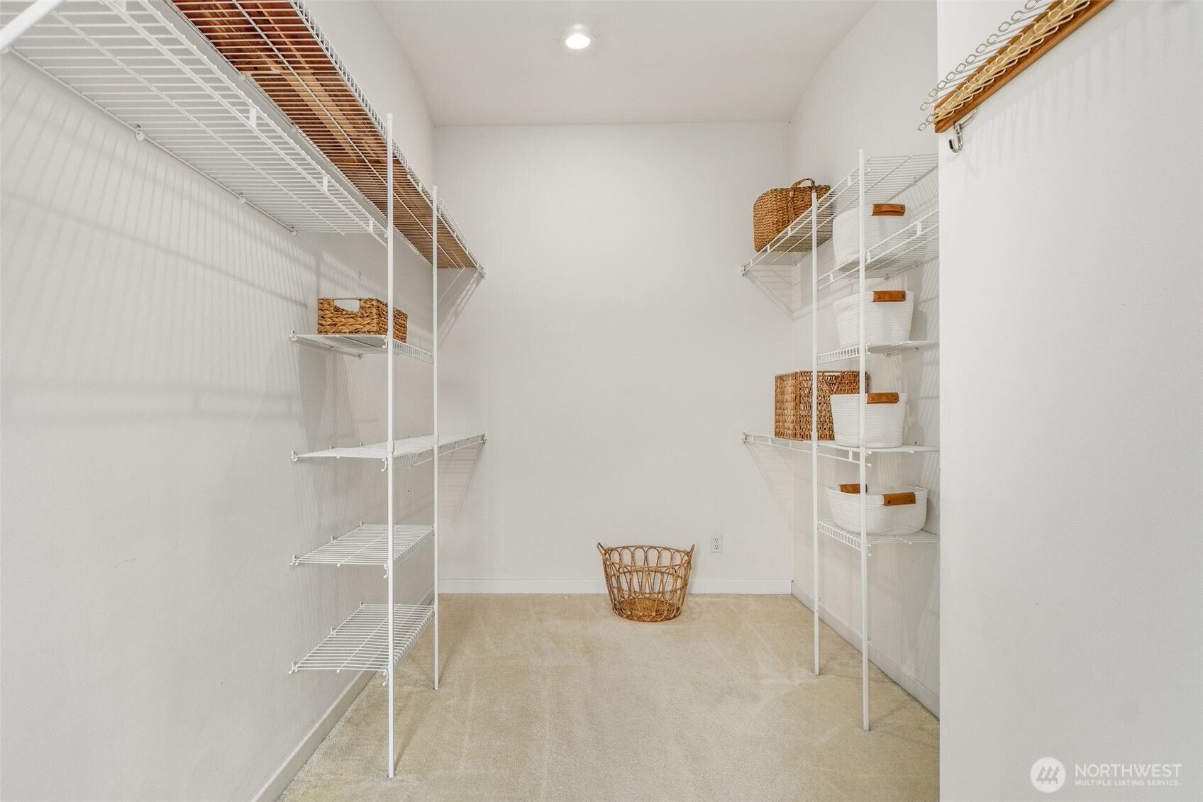 555 Galer Street , Seattle, WA 98109