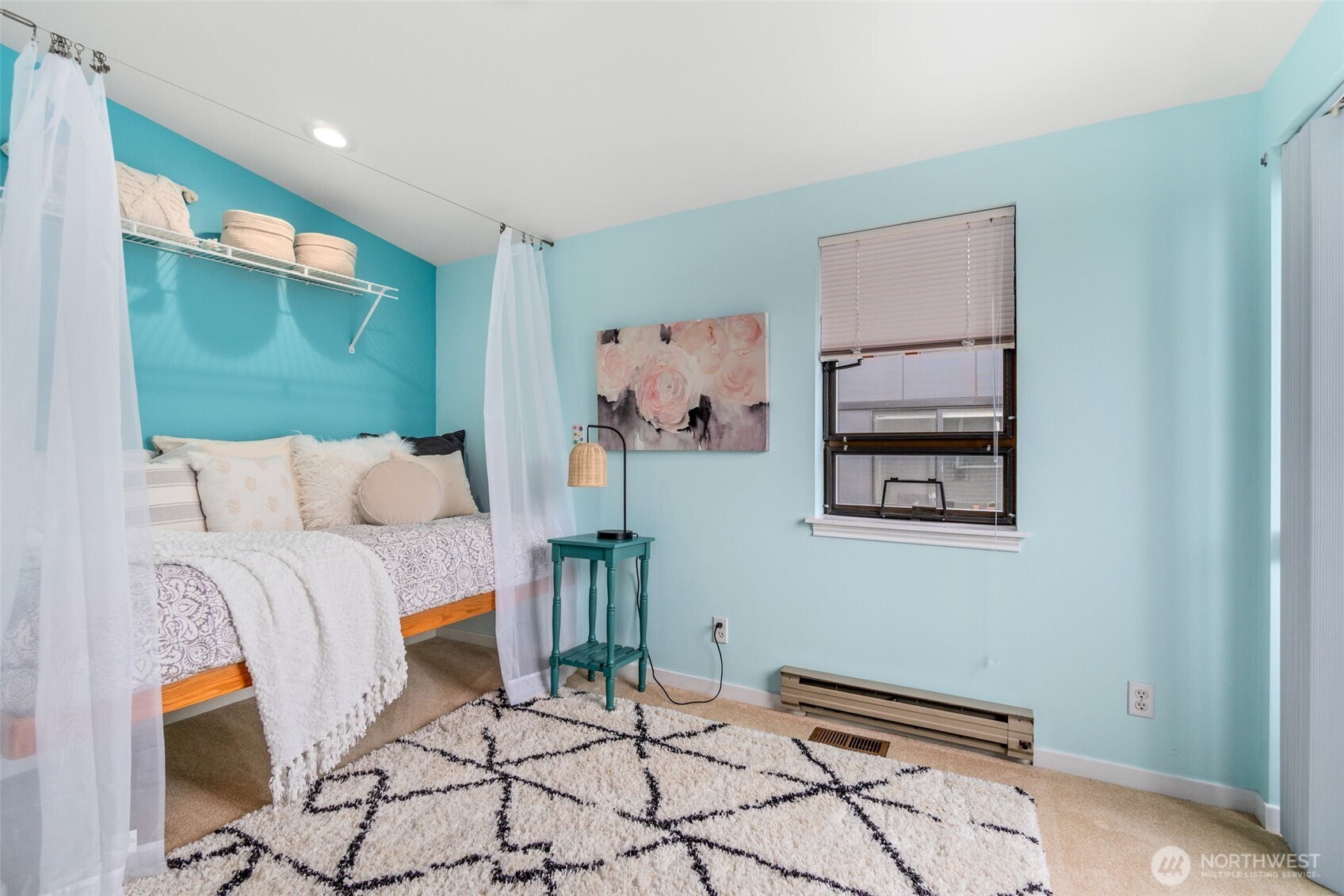 555 Galer Street , Seattle, WA 98109