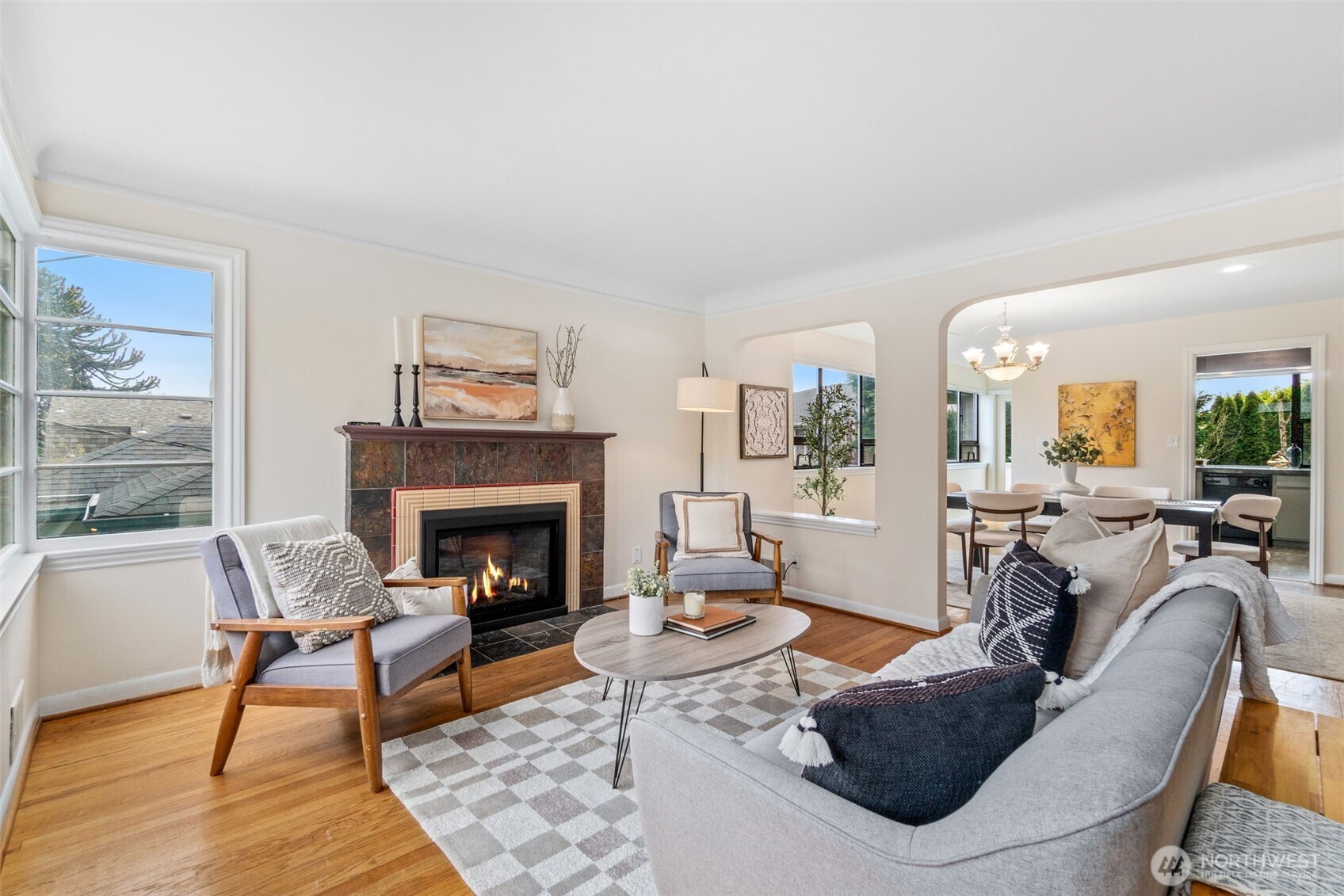 555 Galer Street , Seattle, WA 98109