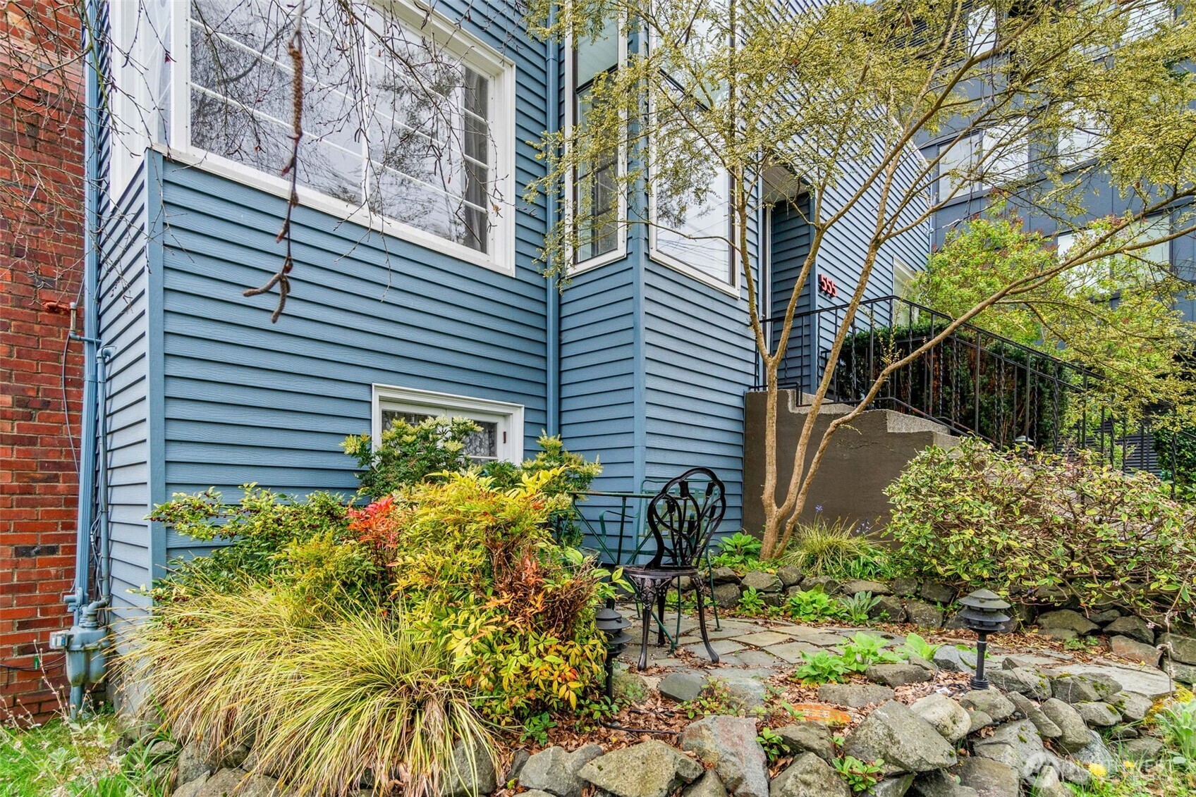 555 Galer Street , Seattle, WA 98109