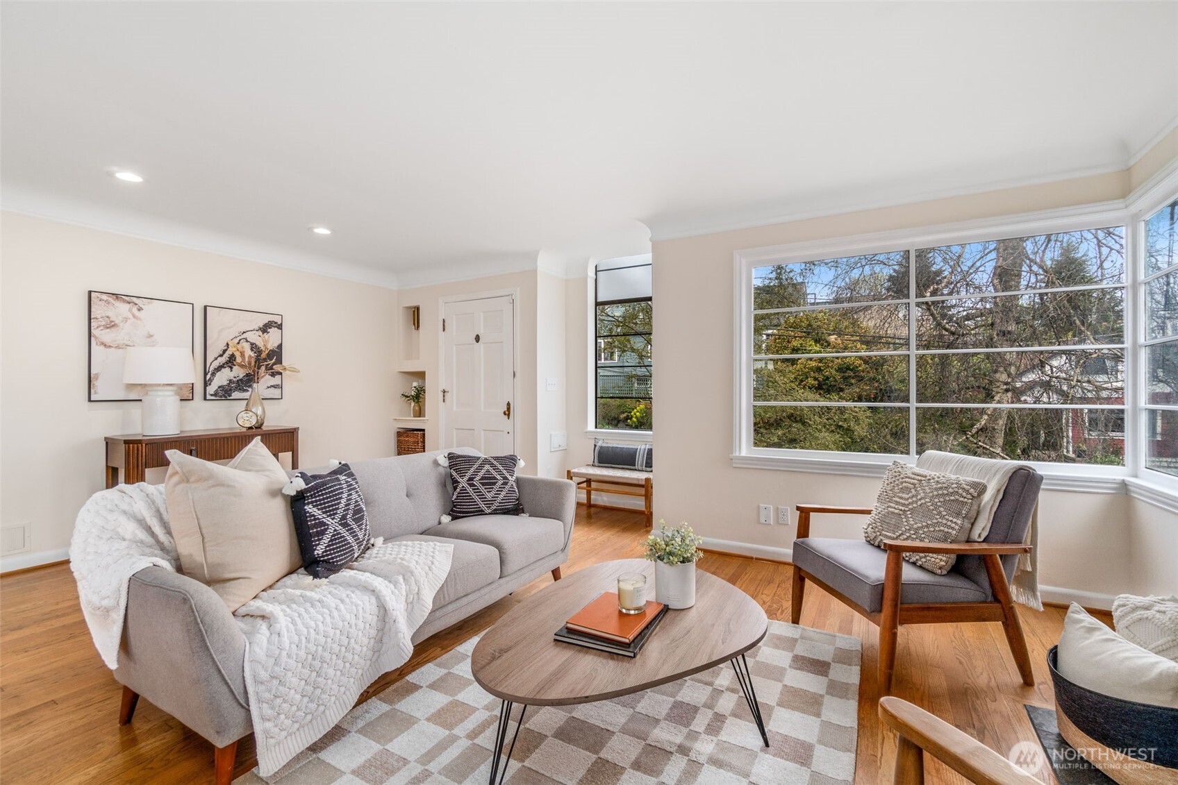 555 Galer Street , Seattle, WA 98109