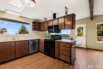 7413 Soundview Drive , Edmonds, WA 98026 - Photo 15