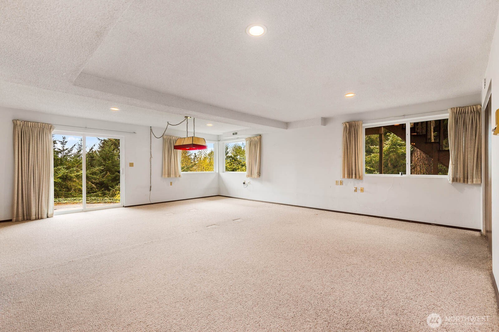 7413 Soundview Drive , Edmonds, WA 98026
