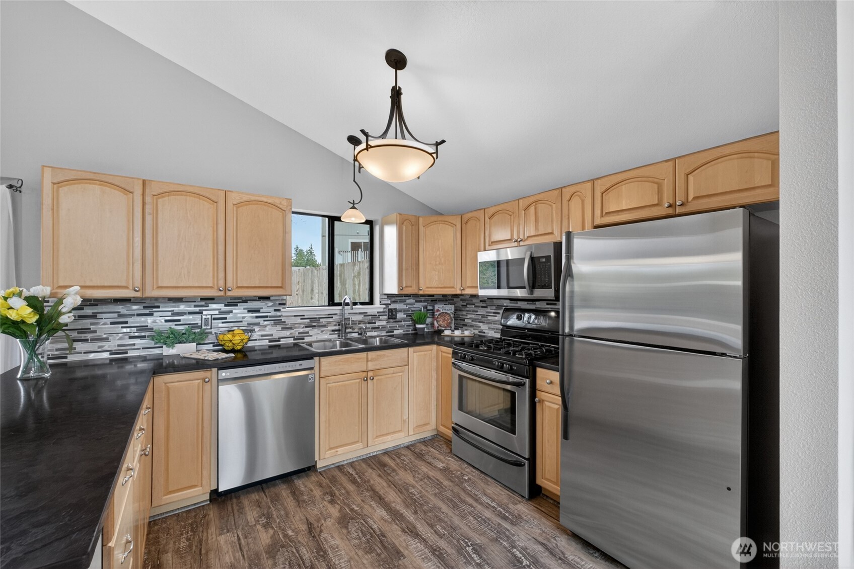 2528 S 354th Street , Federal Way, WA 98003