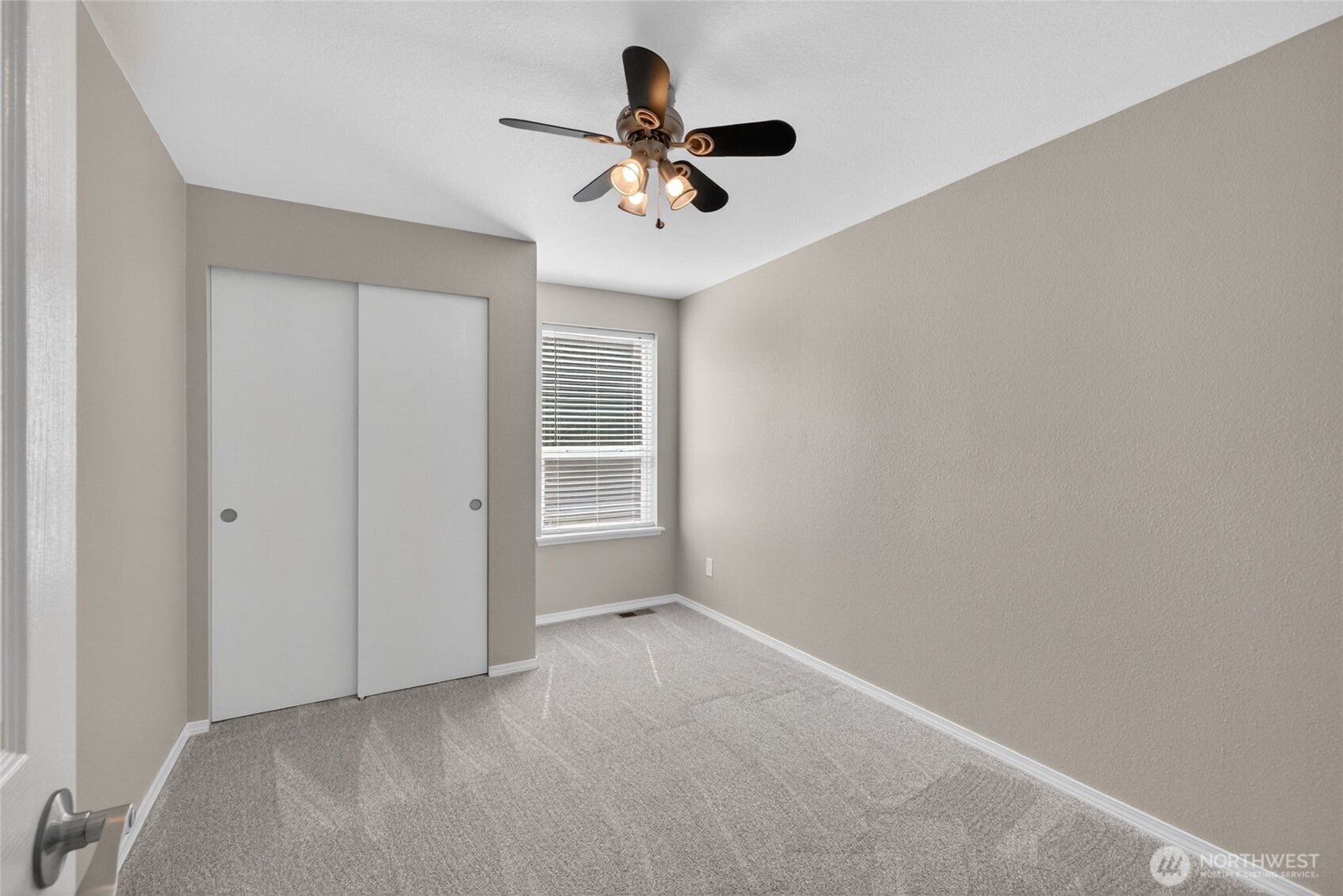 2528 S 354th Street , Federal Way, WA 98003