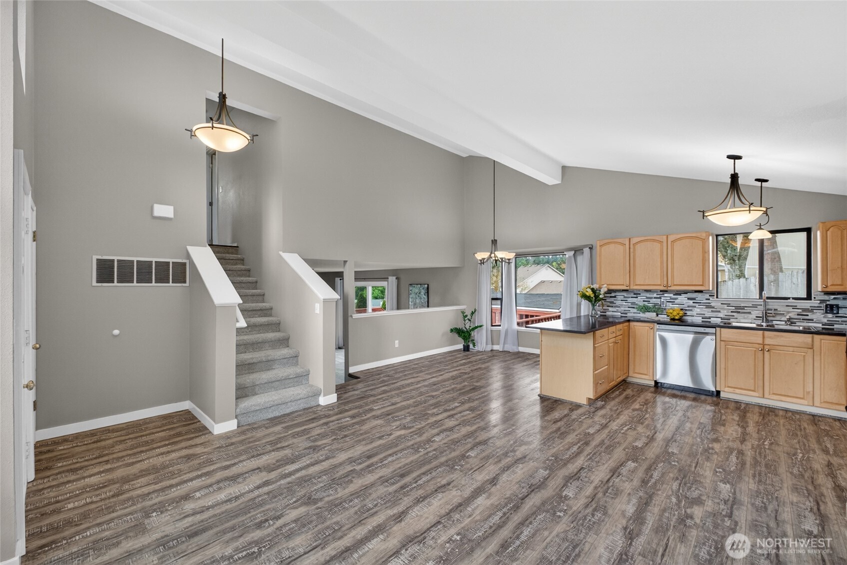2528 S 354th Street , Federal Way, WA 98003