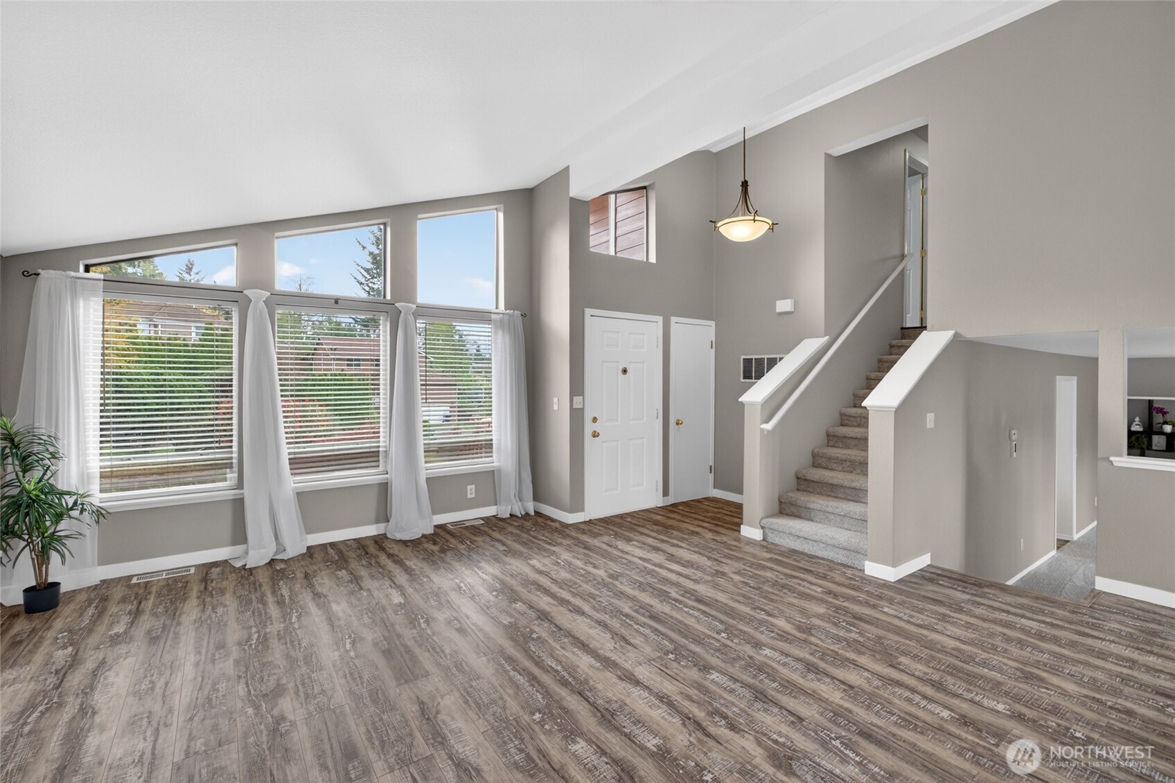 2528 S 354th Street , Federal Way, WA 98003
