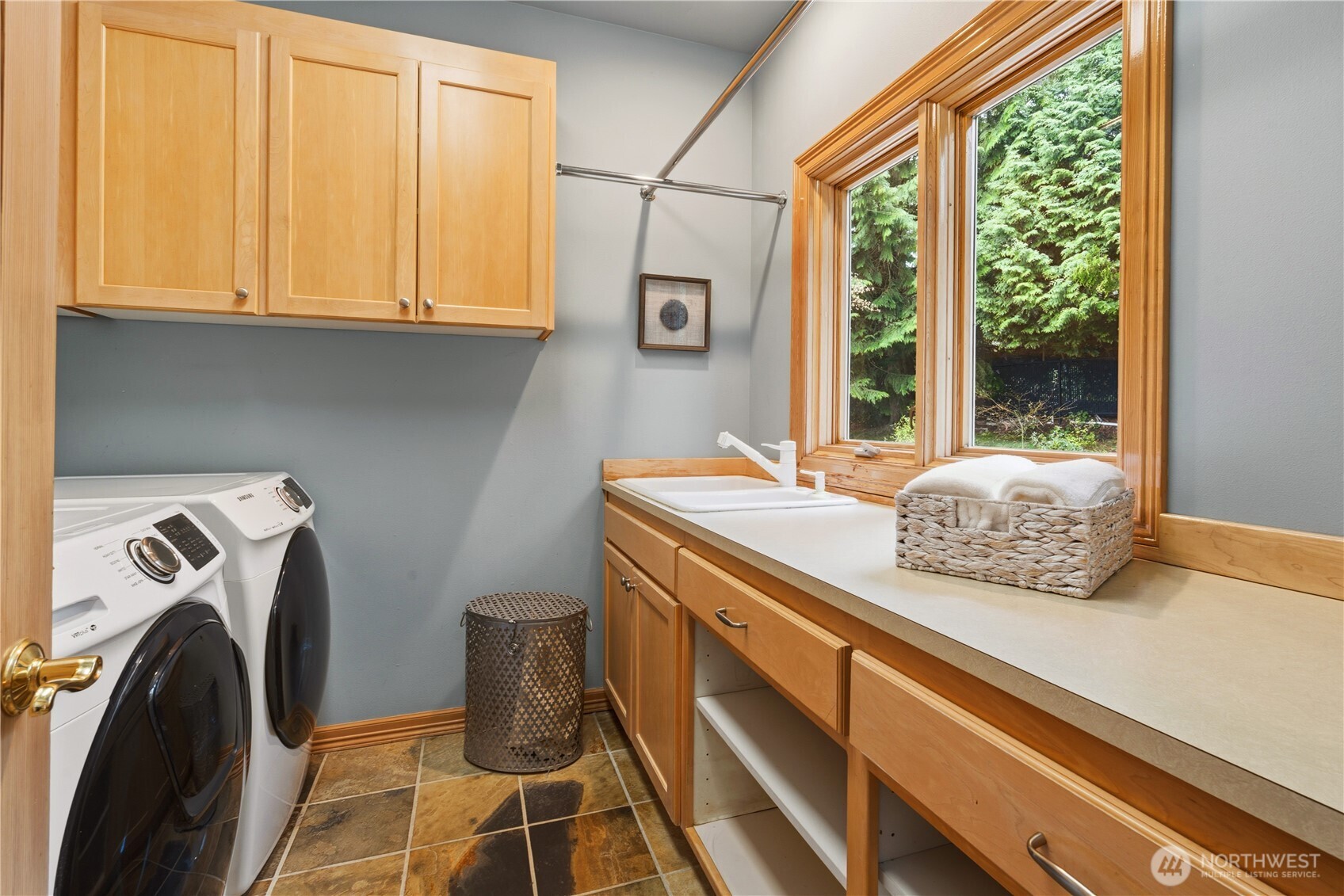 17141 SE 58th St , Bellevue, WA 98006