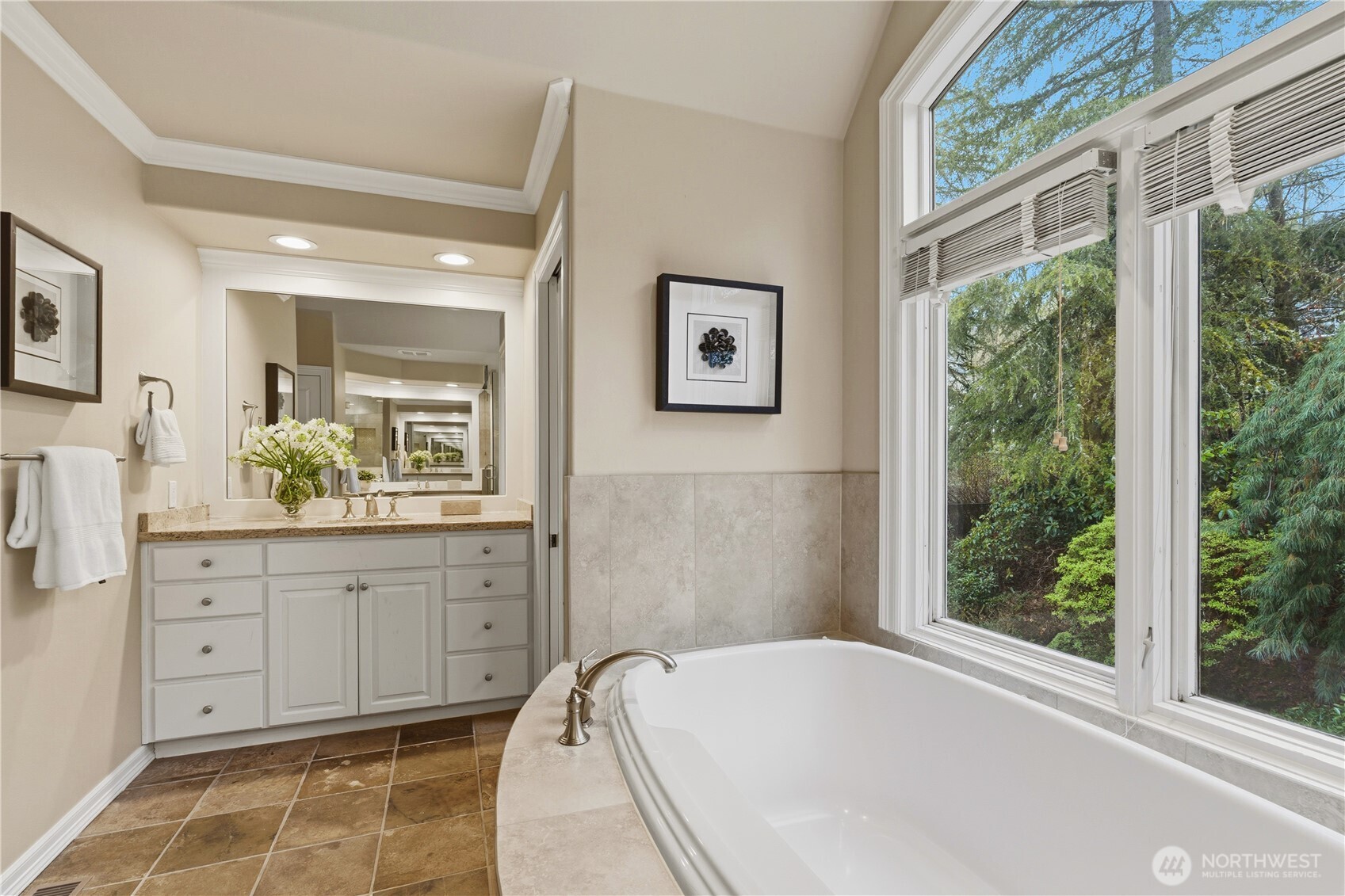 17141 SE 58th St , Bellevue, WA 98006