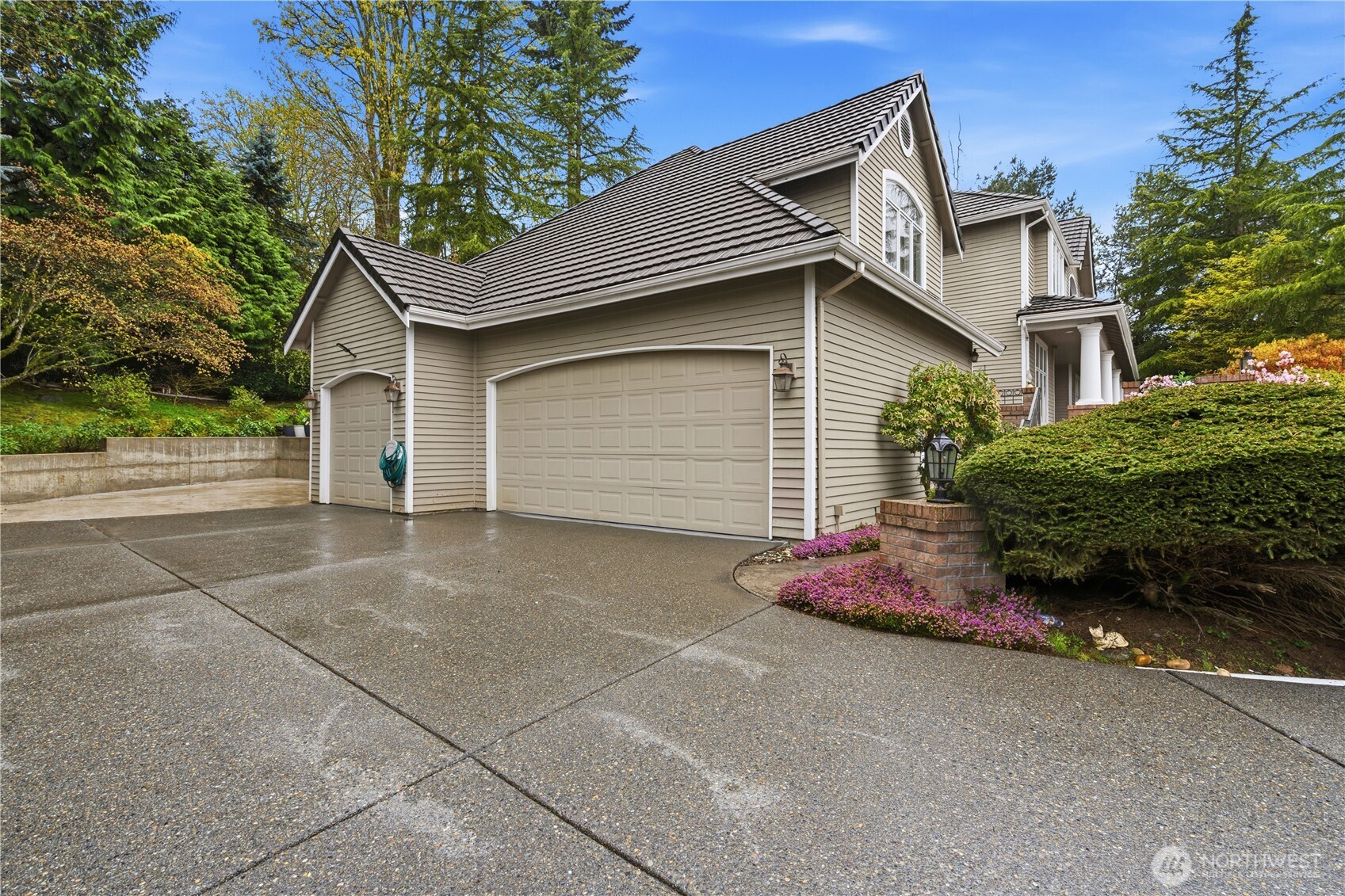 17141 SE 58th St , Bellevue, WA 98006