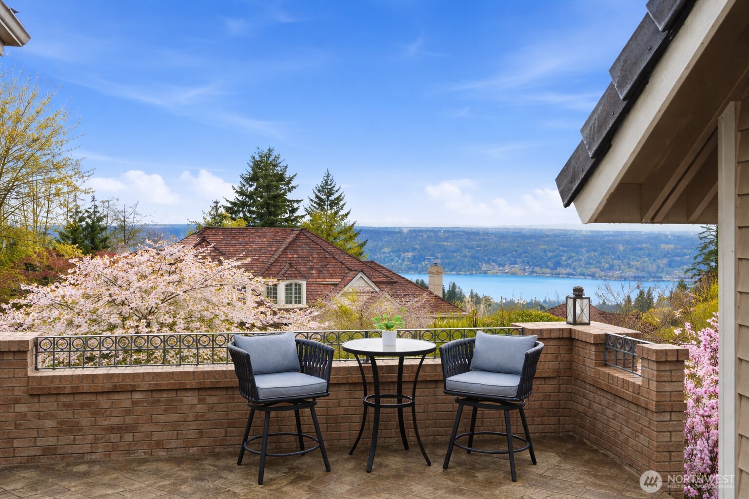 17141 SE 58th St , Bellevue, WA 98006