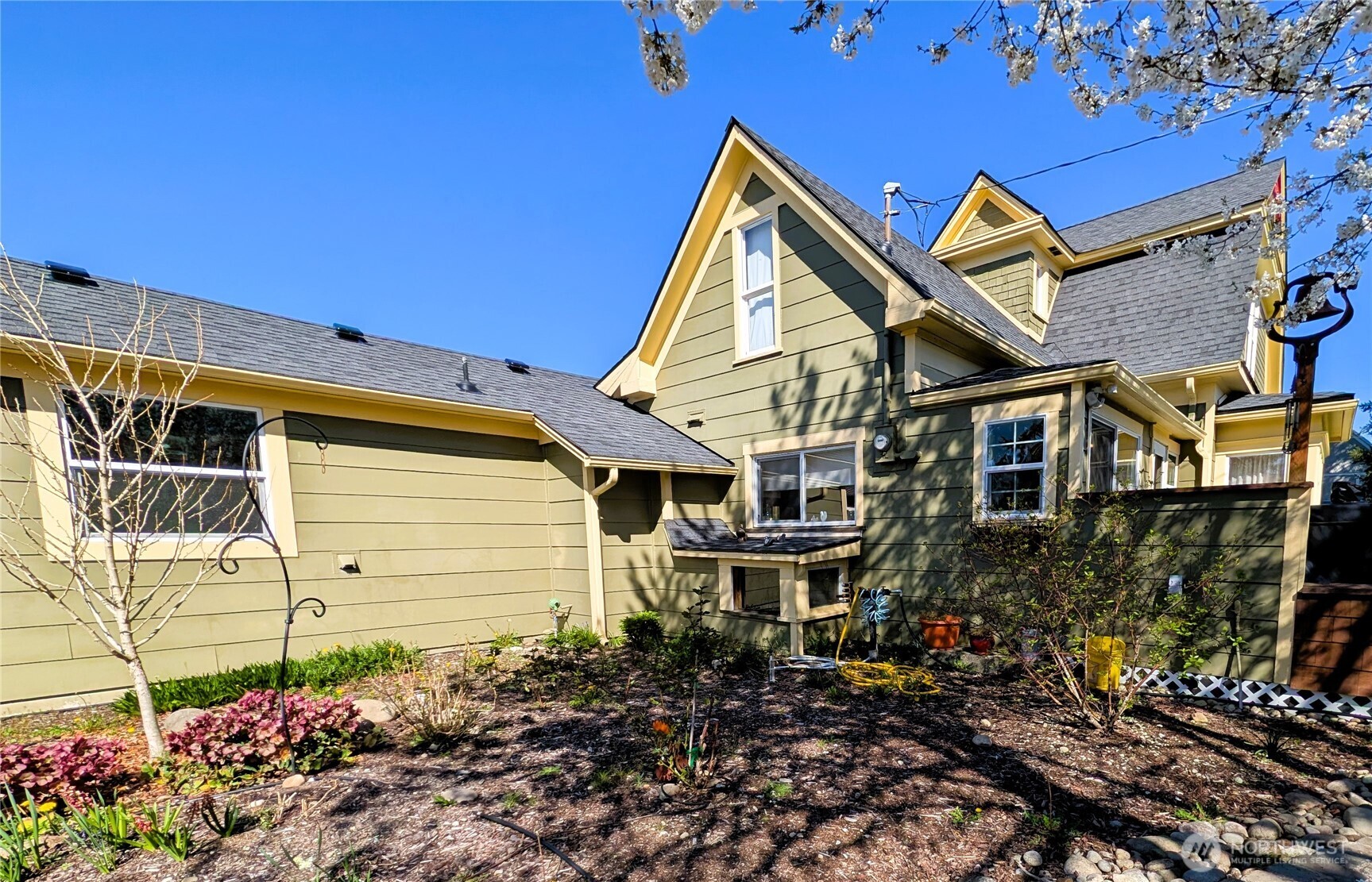 204 W Harris Avenue , Oakville, WA 98568