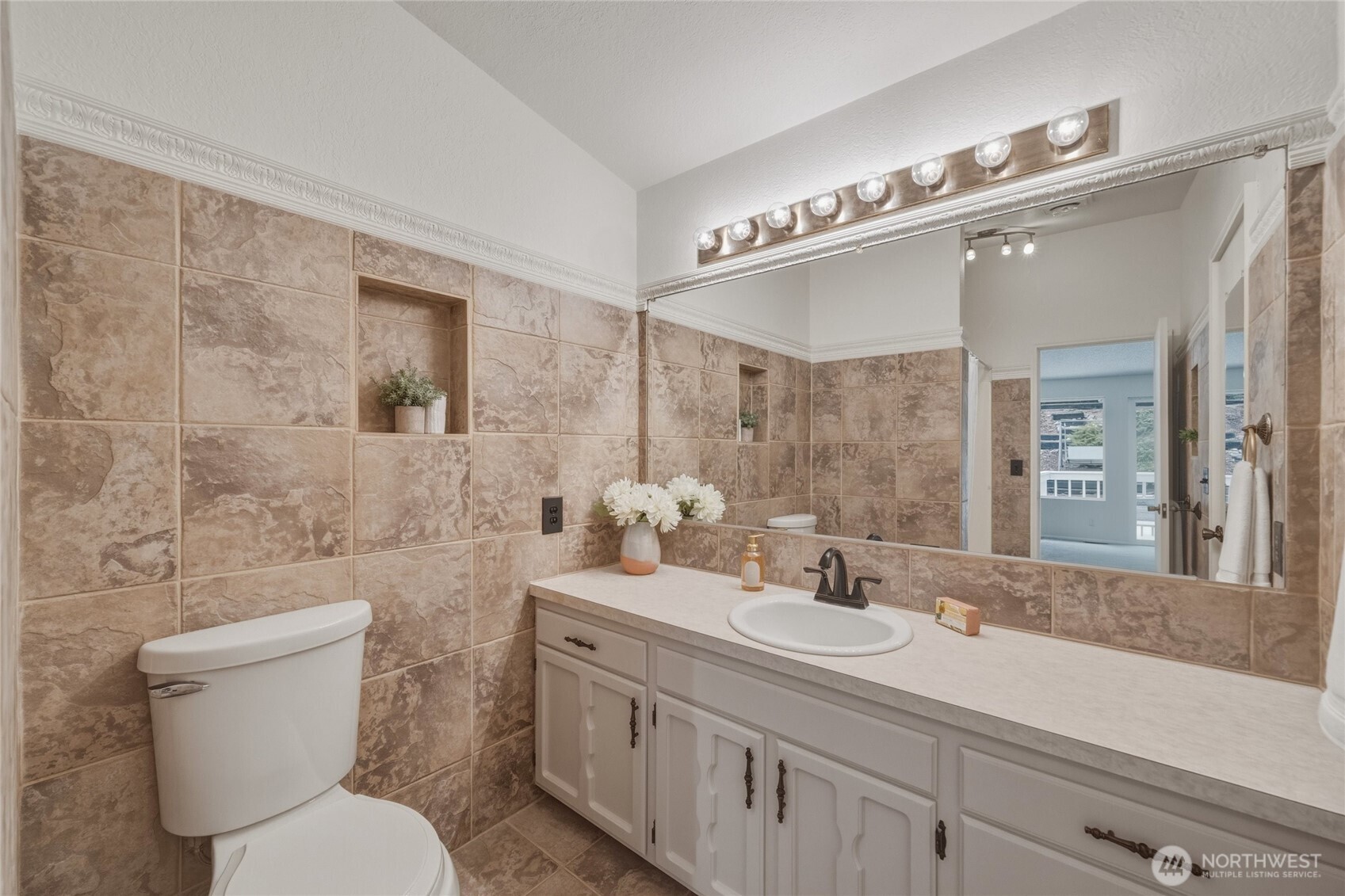 2066 Jefferson Avenue , Bellingham, WA 98229