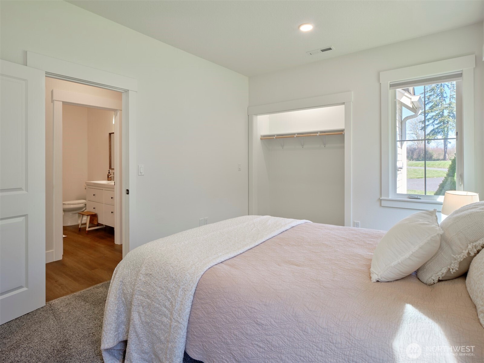 215 Bear Creek Lane , Winlock, WA 98596