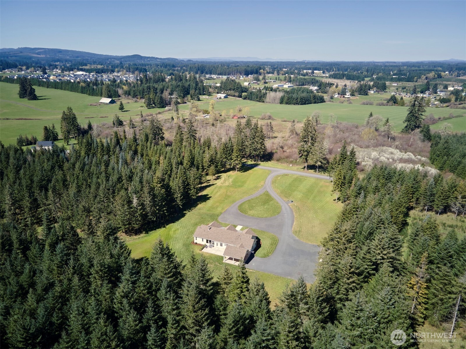 215 Bear Creek Lane , Winlock, WA 98596