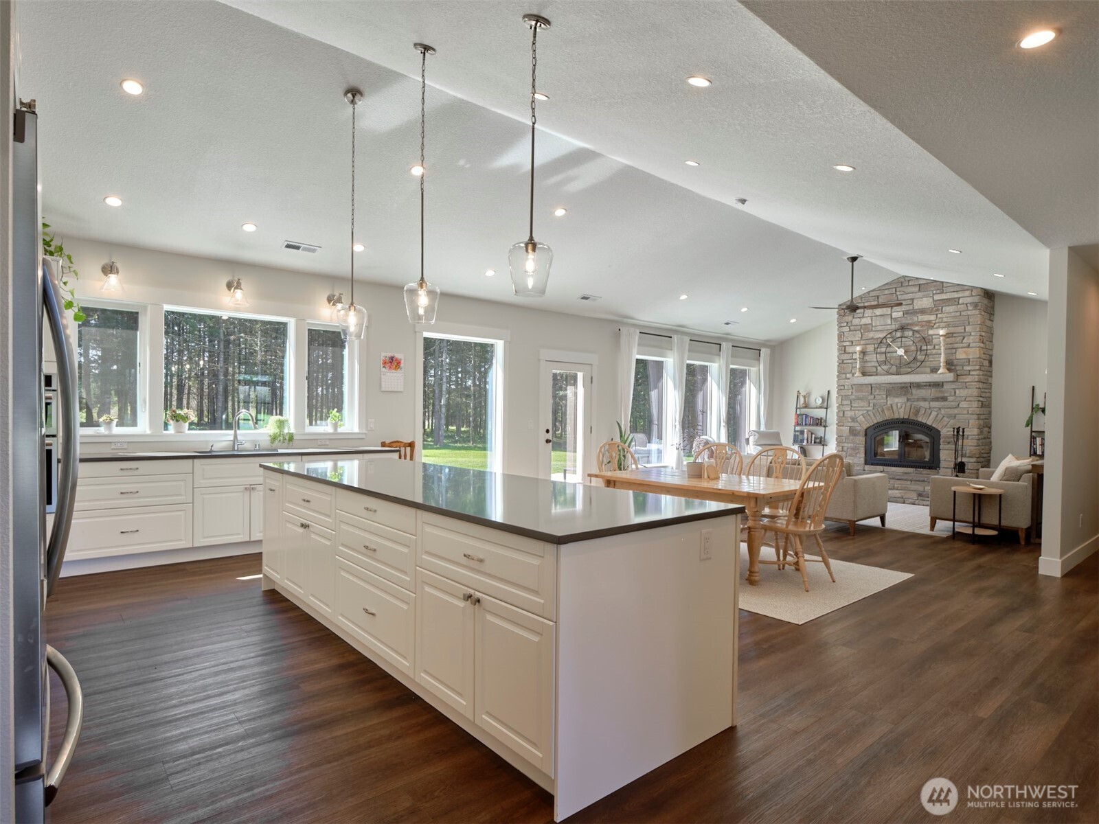 215 Bear Creek Lane , Winlock, WA 98596