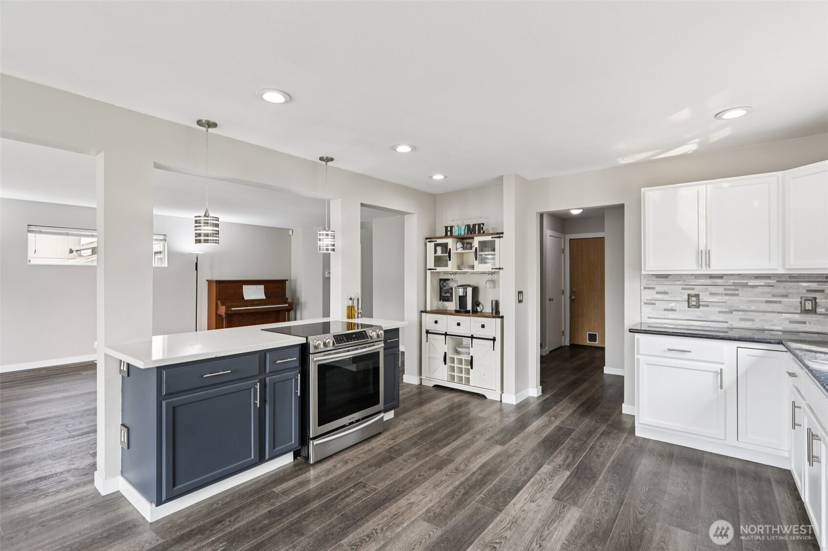 15402 41st Avenue E, Tacoma, WA 98446-6324
