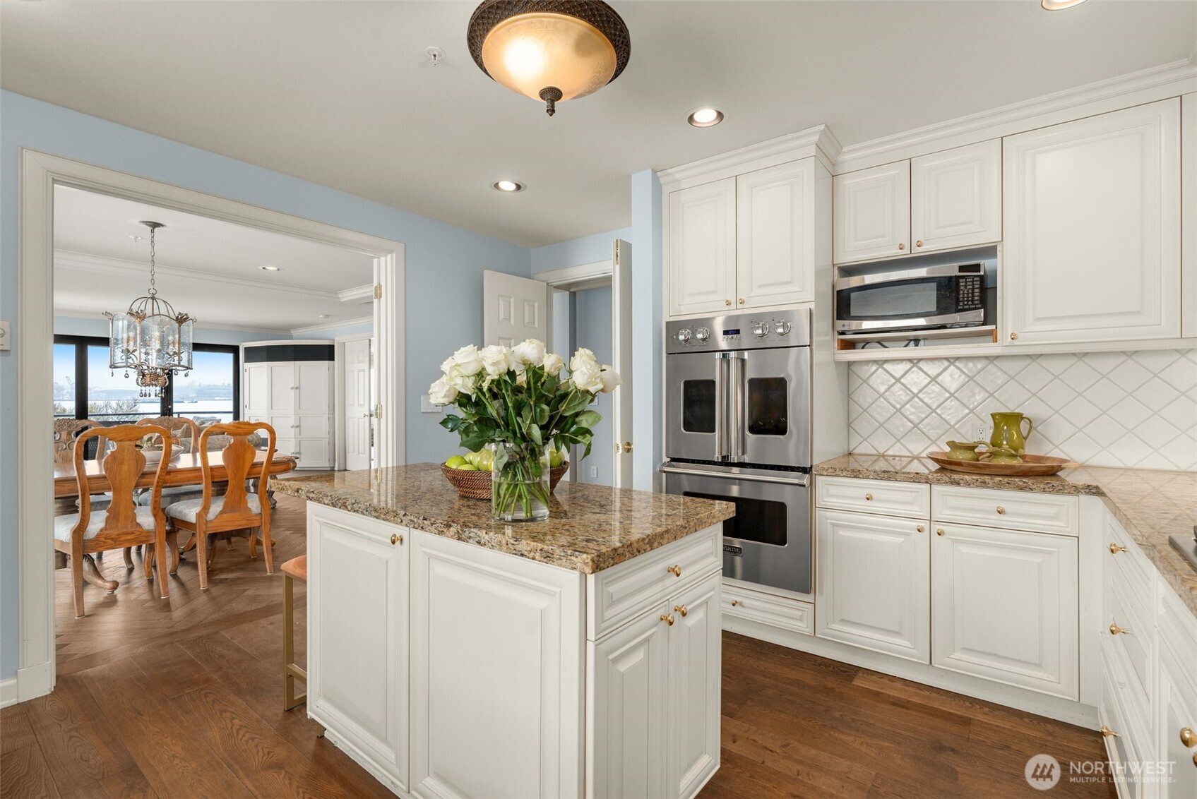 1333 Harbor Avenue SW #204, Seattle, WA 98116
