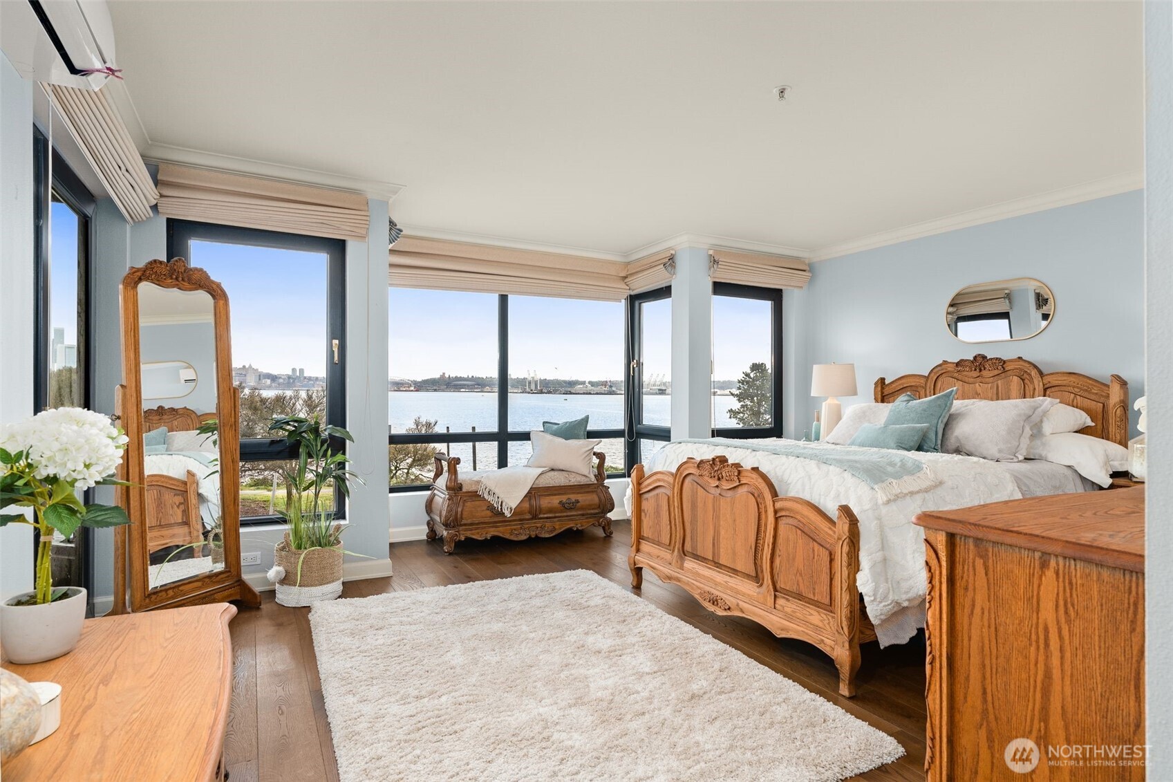 1333 Harbor Avenue SW #204, Seattle, WA 98116