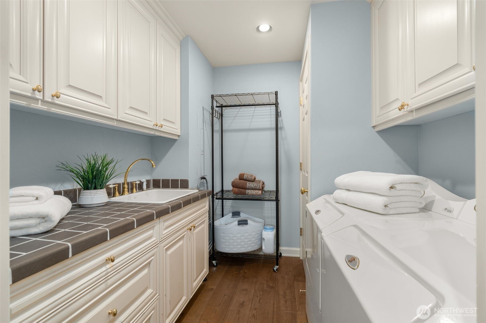 1333 Harbor Avenue SW #204, Seattle, WA 98116