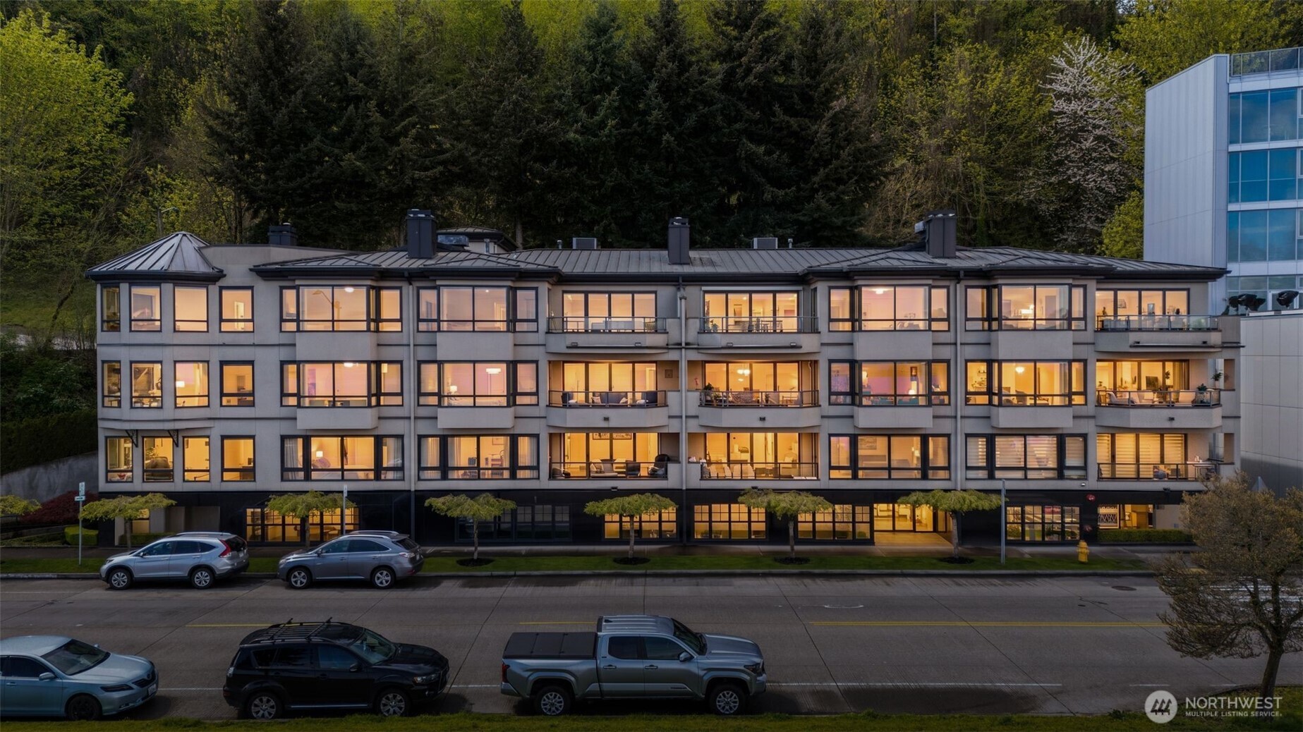 1333 Harbor Avenue SW #204, Seattle, WA 98116