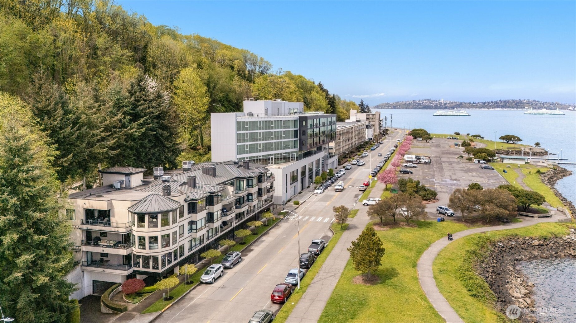 1333 Harbor Avenue SW #204, Seattle, WA 98116