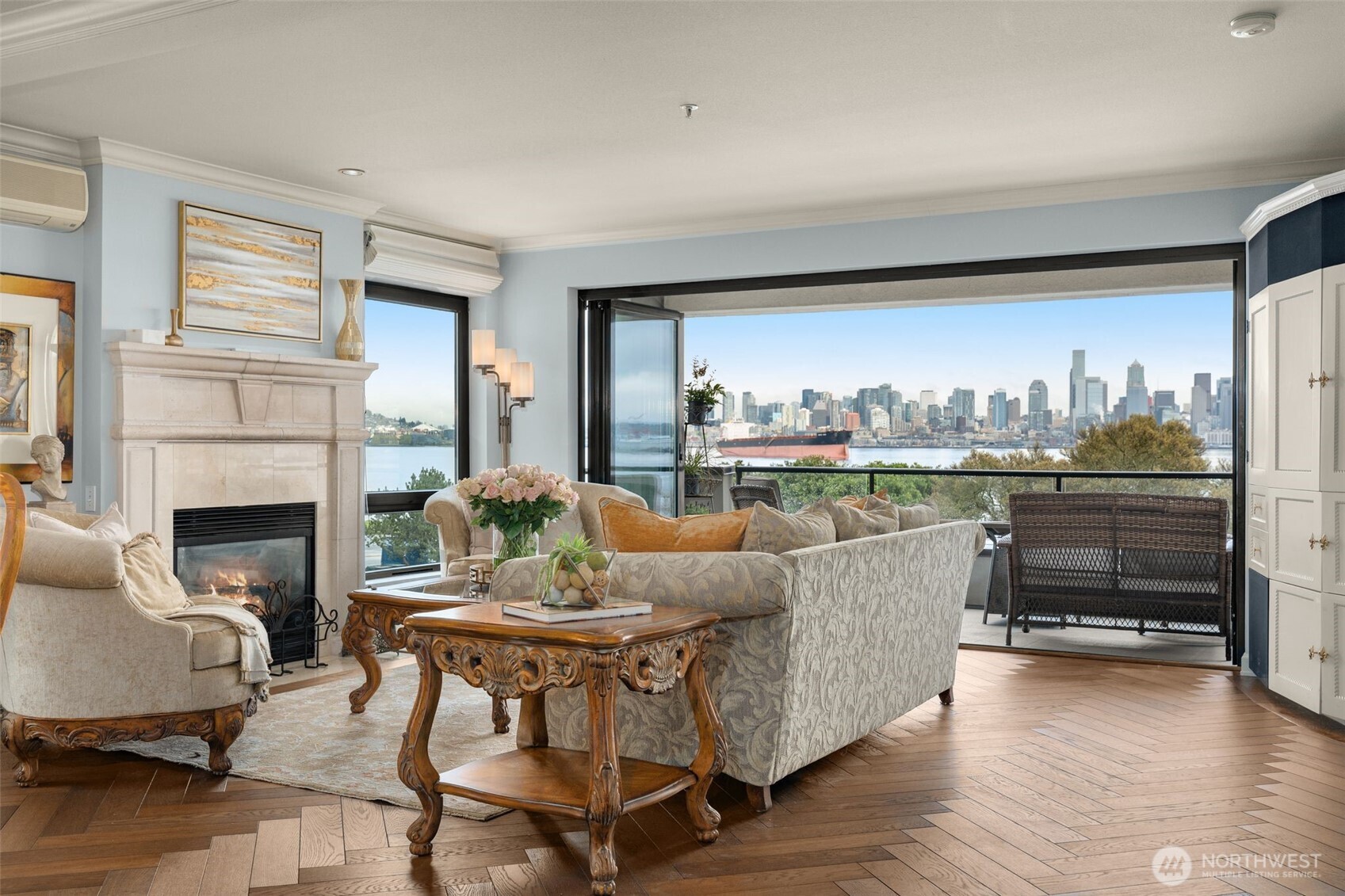 1333 Harbor Avenue SW #204, Seattle, WA 98116