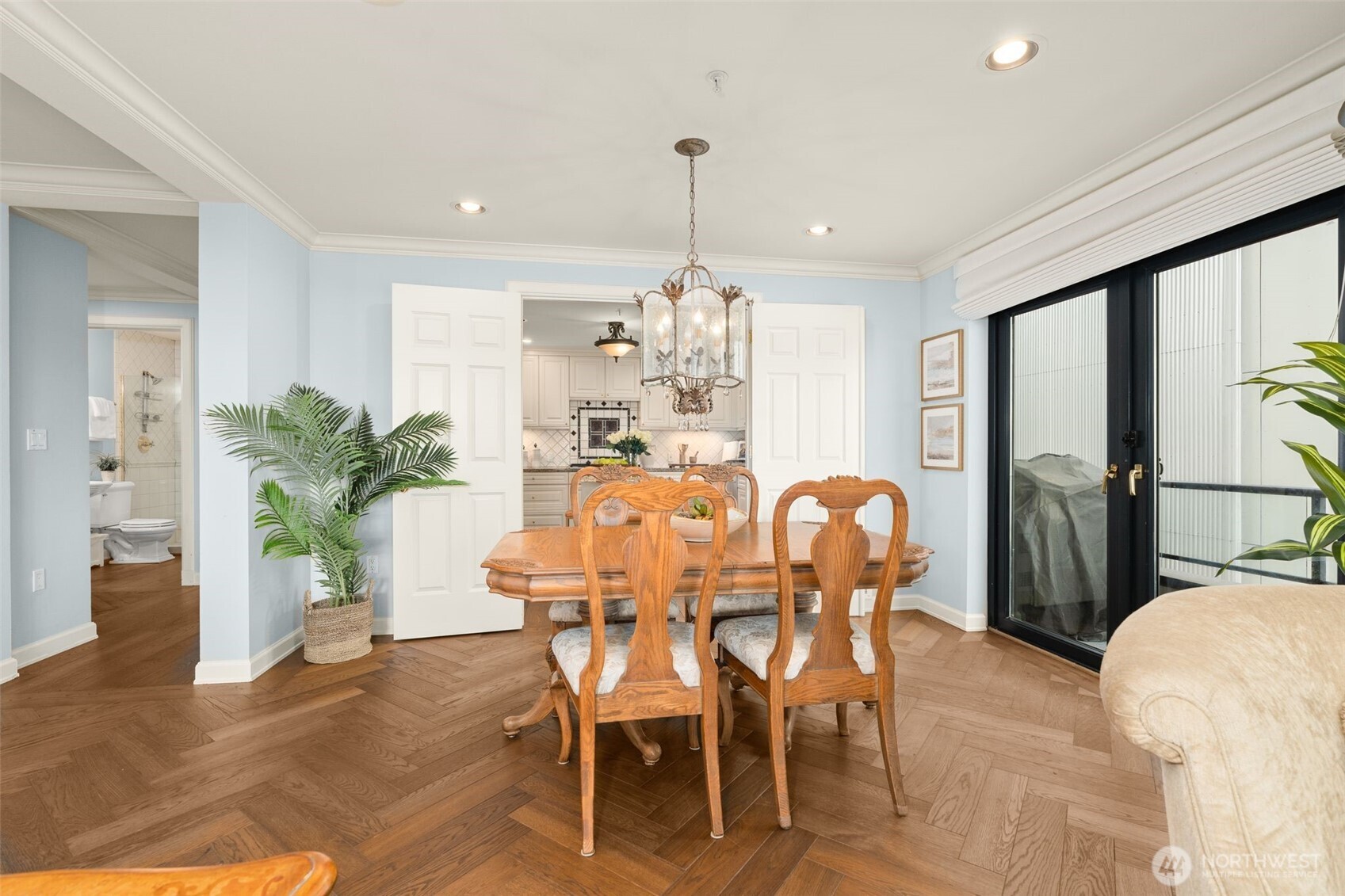1333 Harbor Avenue SW #204, Seattle, WA 98116