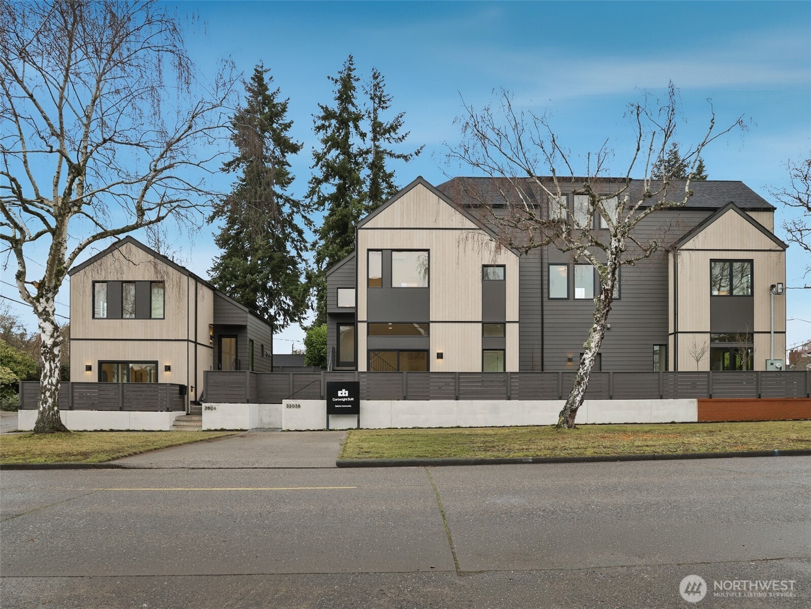 2806 W Dravus Street , Seattle, WA 98199