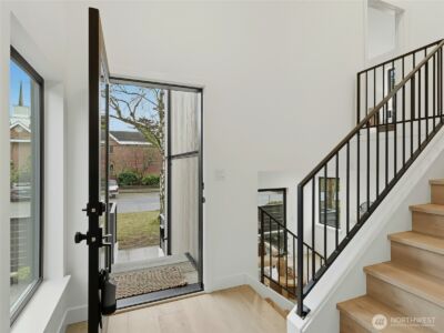 2806 W Dravus Street , Seattle, WA 98199 - Photo 4