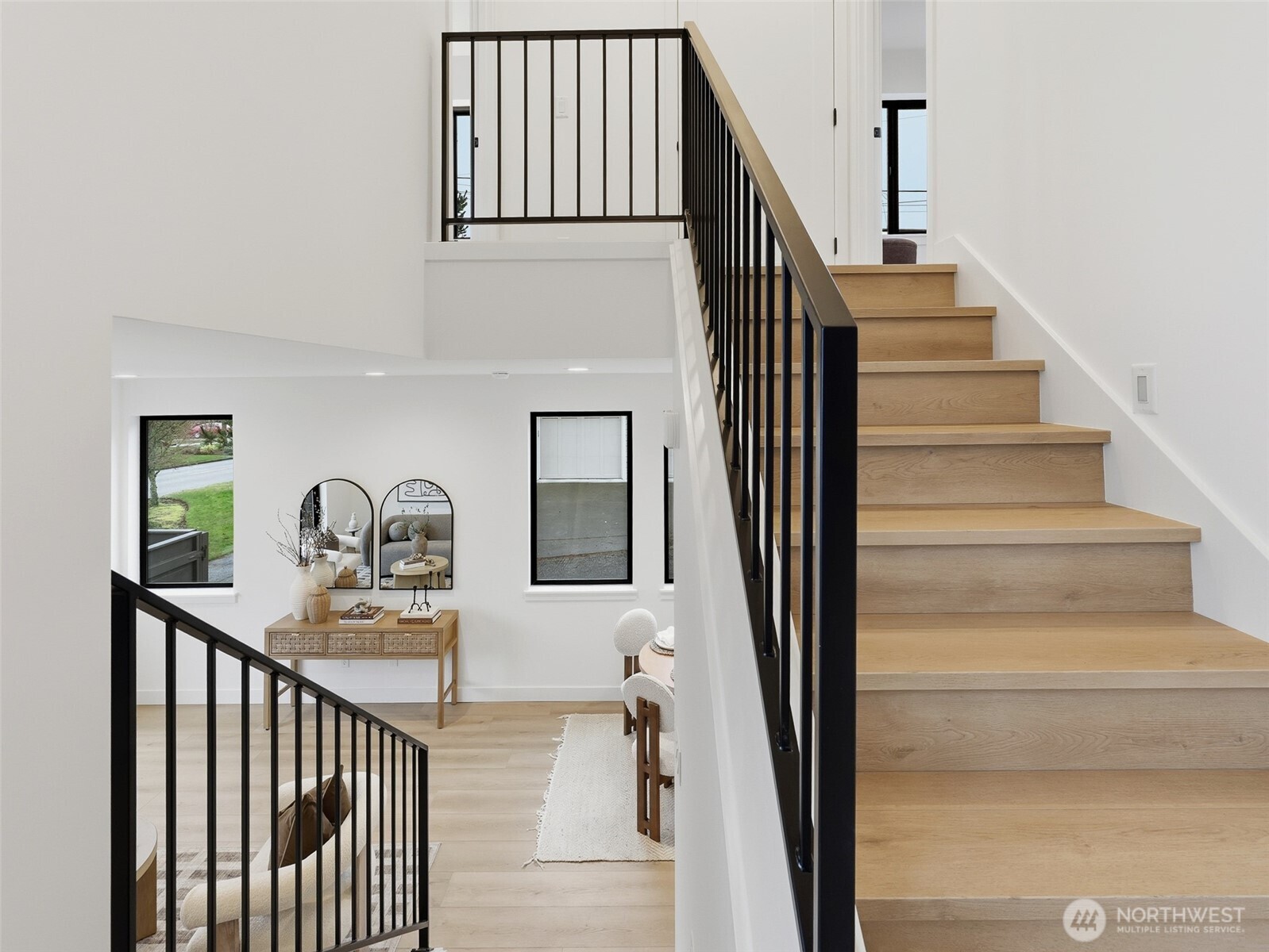 2806 W Dravus Street , Seattle, WA 98199