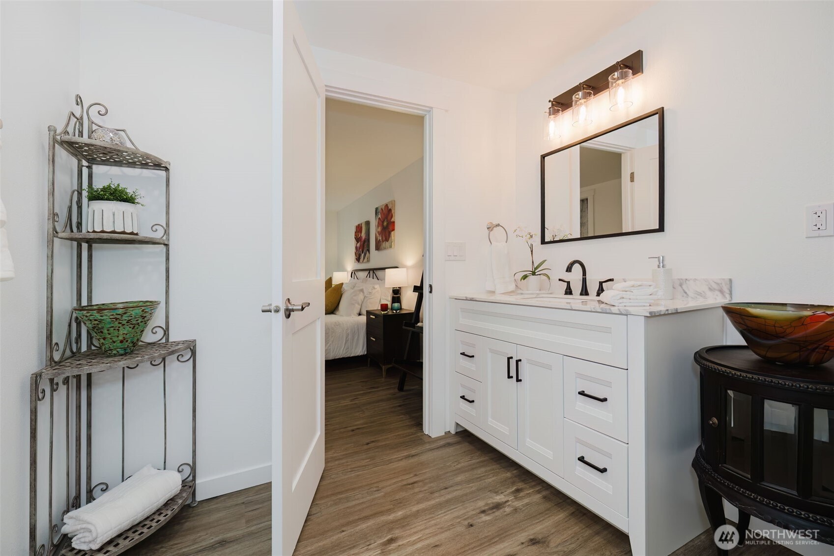 21579 Howard Avenue NE, Kingston, WA 98346