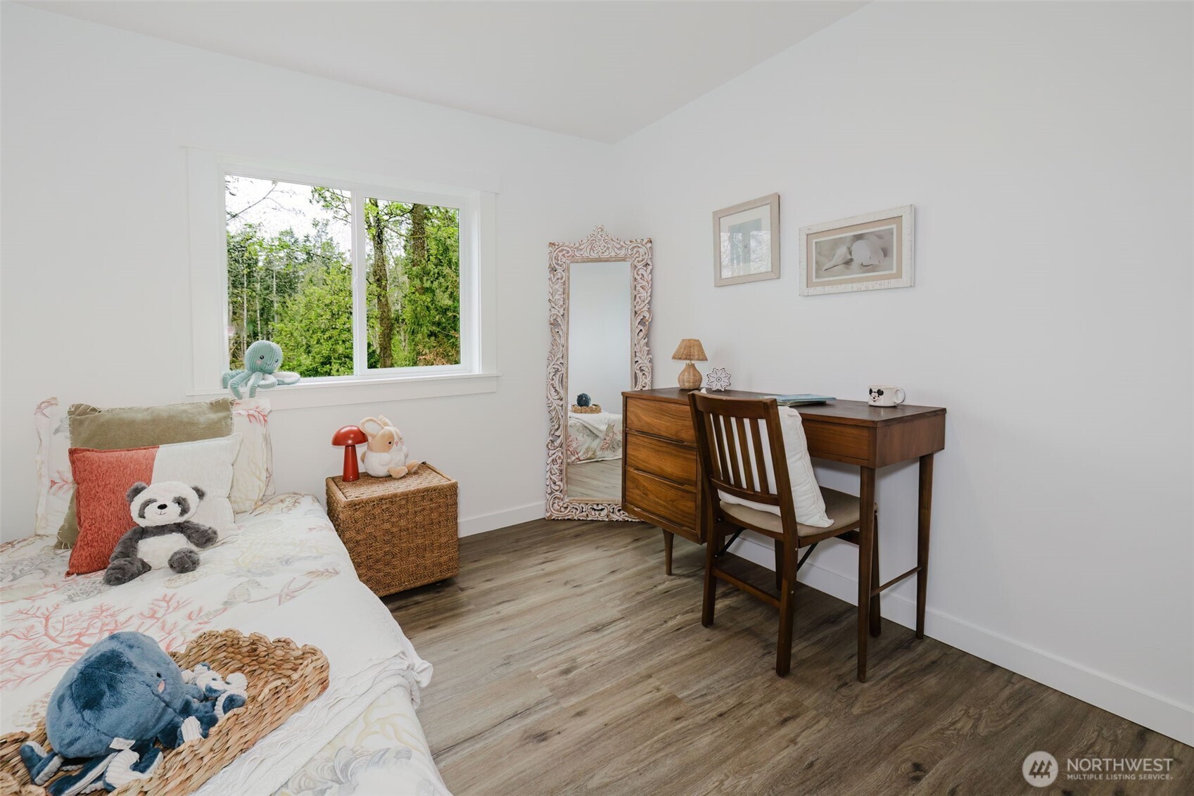 21579 Howard Avenue NE, Kingston, WA 98346