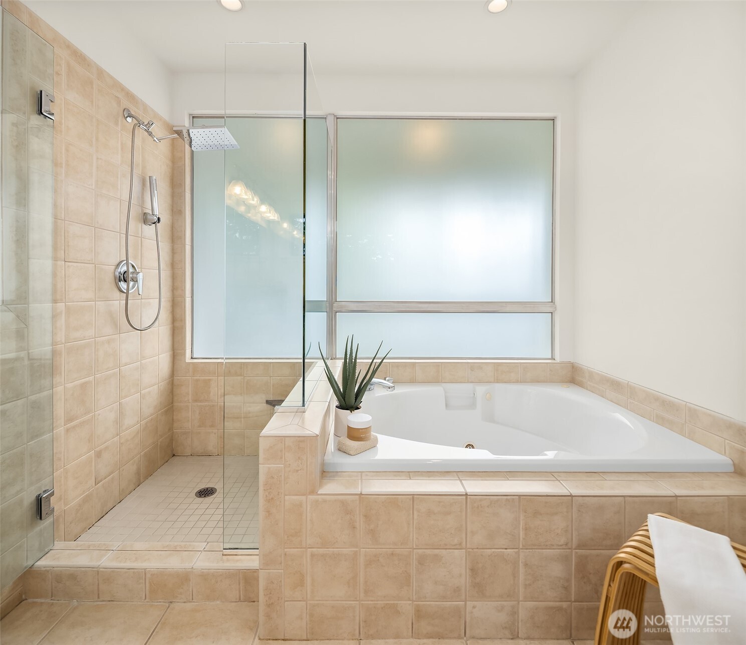 208 19th Avenue , Kirkland, WA 98033