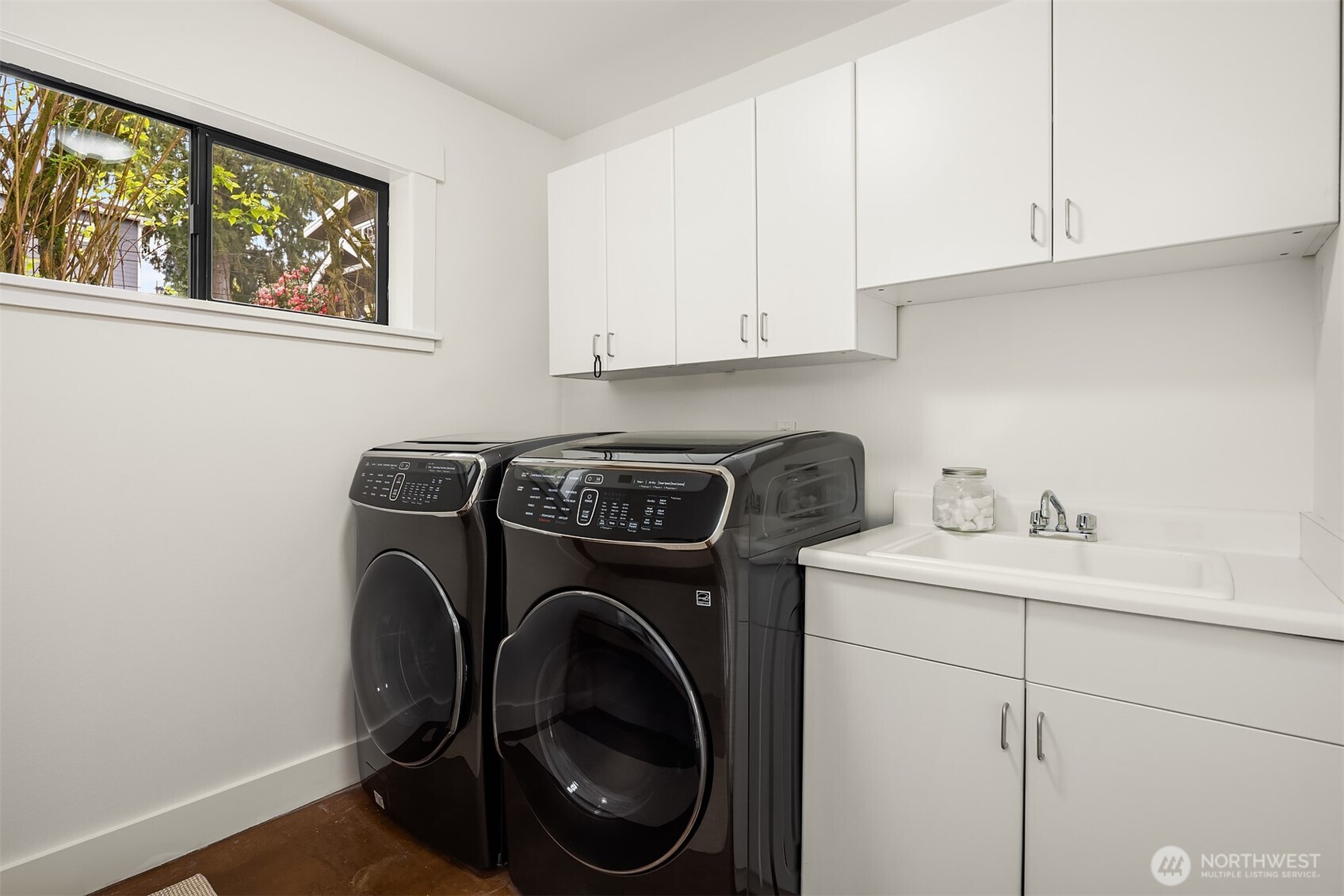 208 19th Avenue , Kirkland, WA 98033