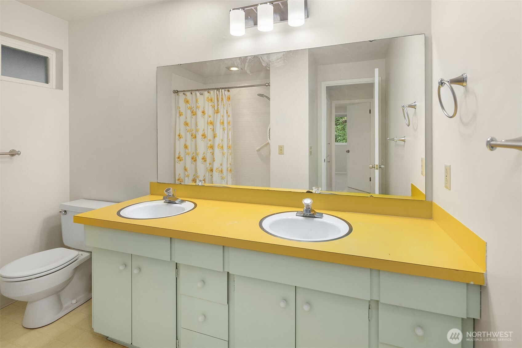 2711 101st Place NE, Bellevue, WA 98004