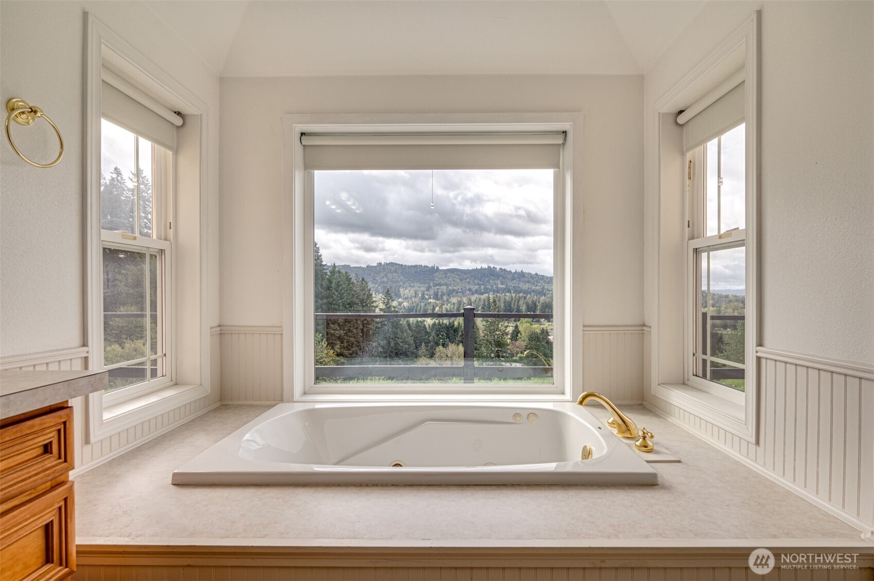 351 Butte Hill Road , Woodland, WA 98674