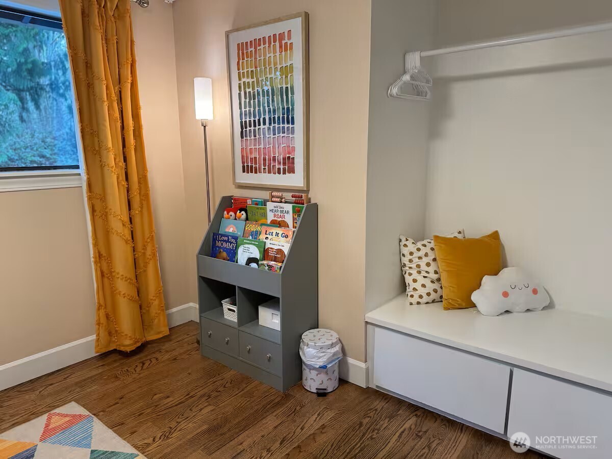 9550 132nd Avenue SE, Newcastle, WA 98059