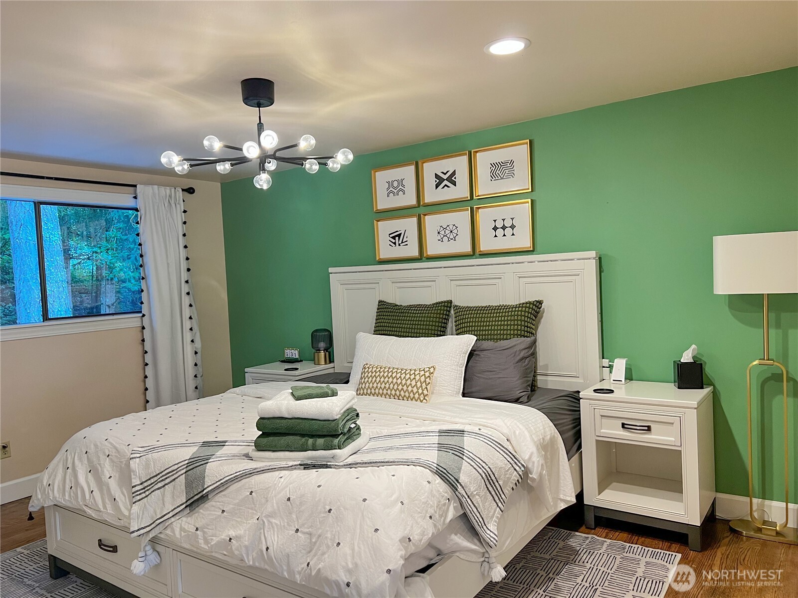 9550 132nd Avenue SE, Newcastle, WA 98059