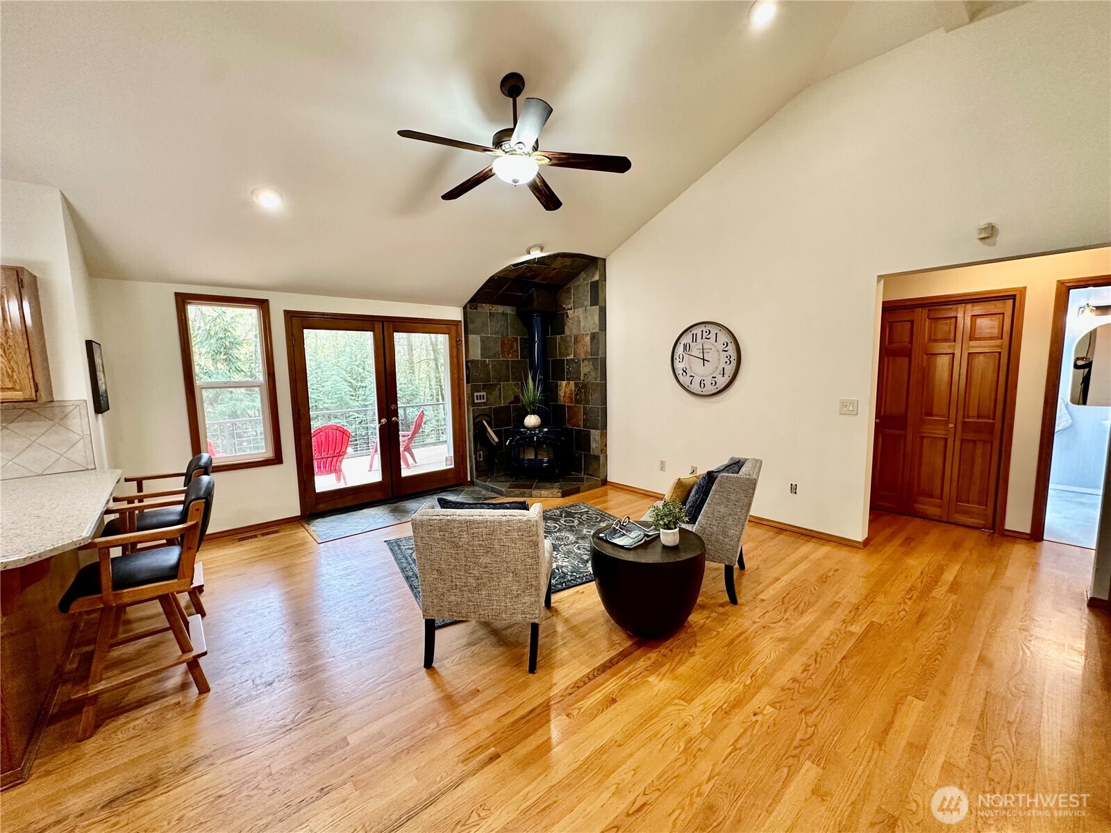 6837 Foothill Loop SW, Olympia, WA 98512